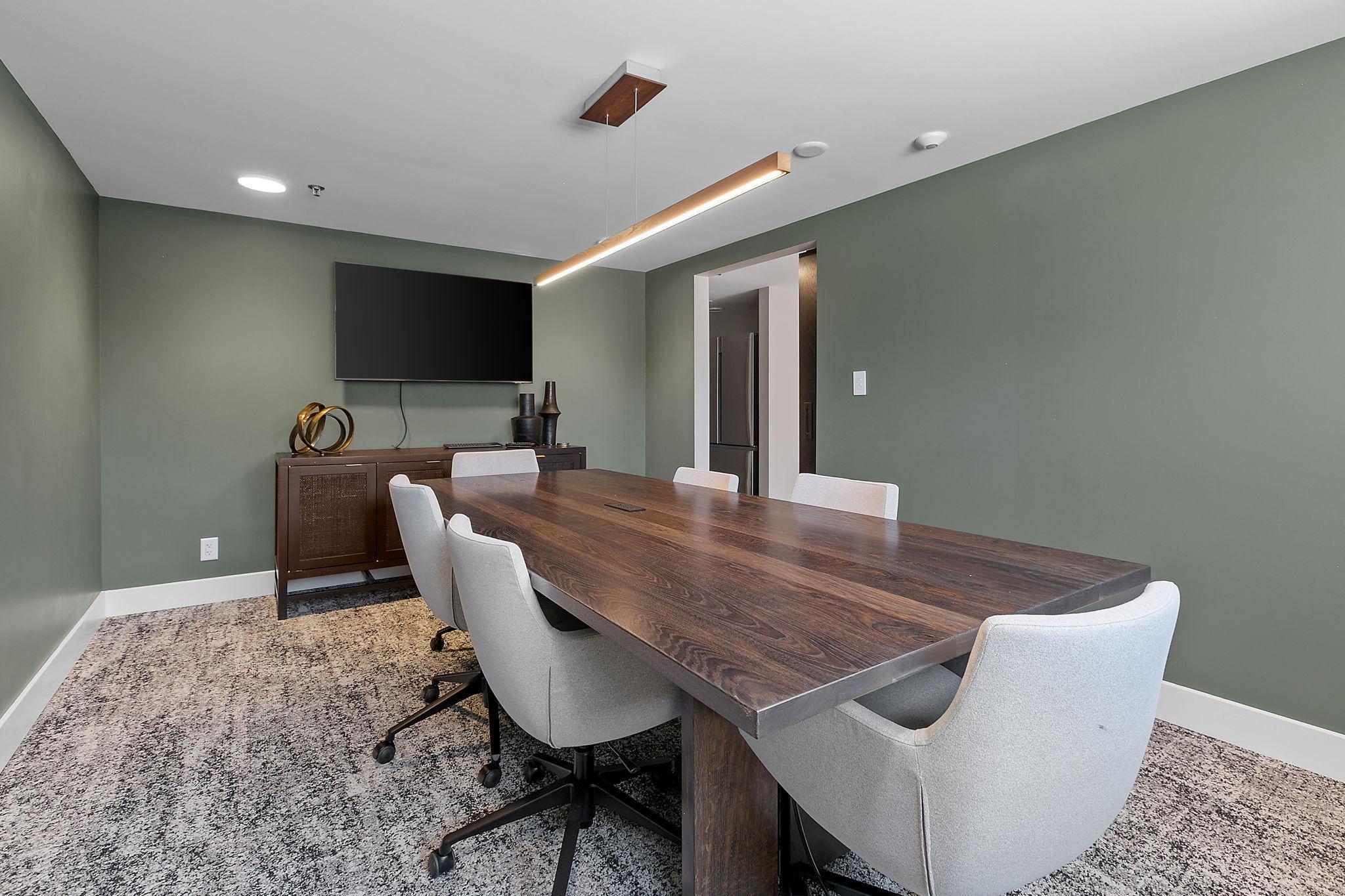 110 1st Avenue NE Unit: F906