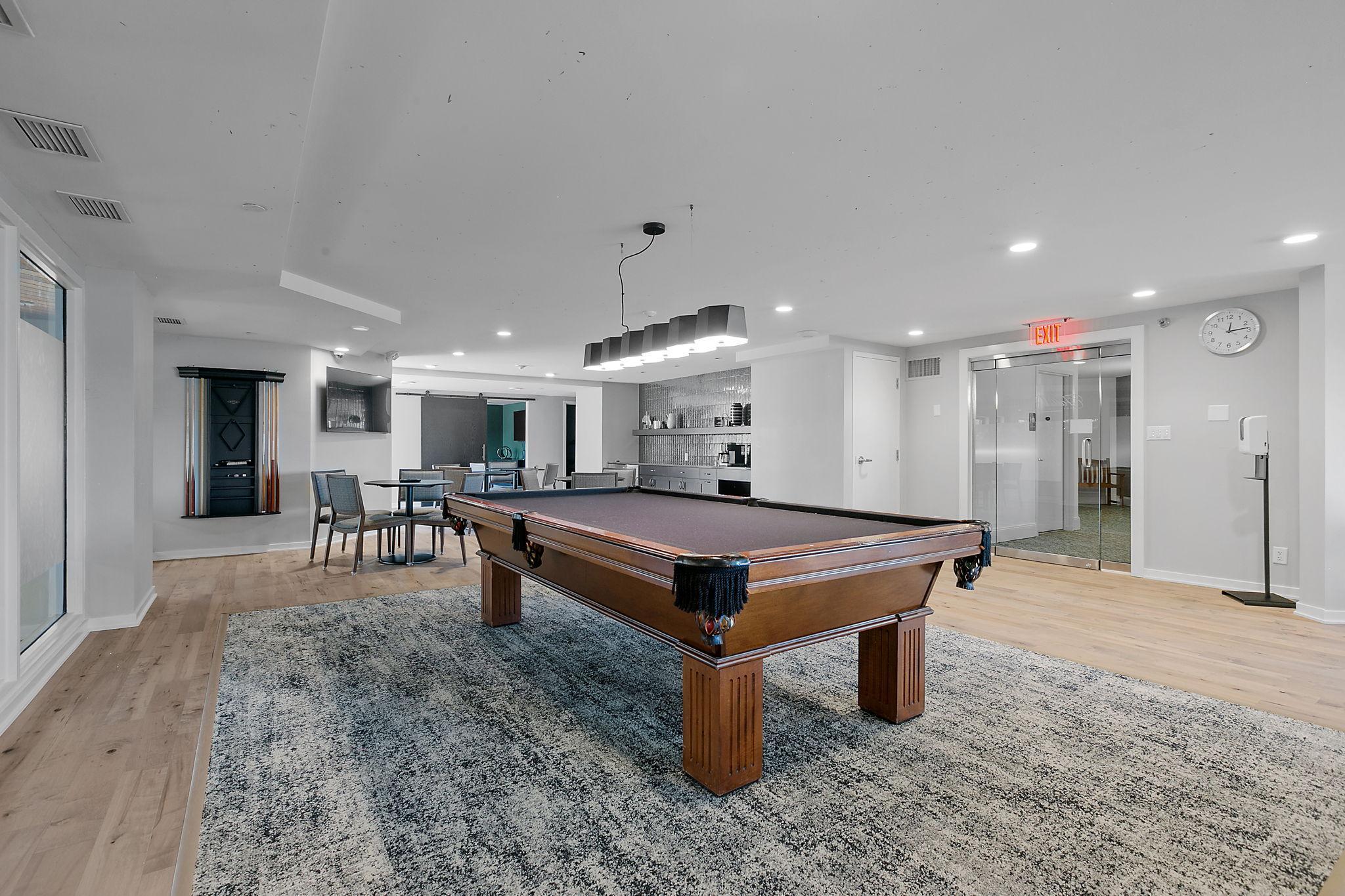 110 1st Avenue NE Unit: F906