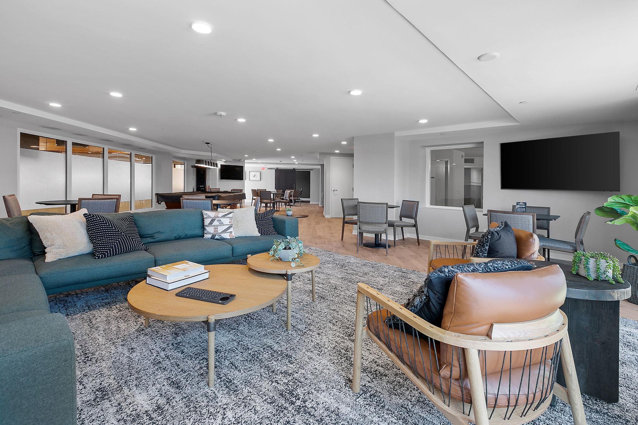 110 1st Avenue NE Unit: F906