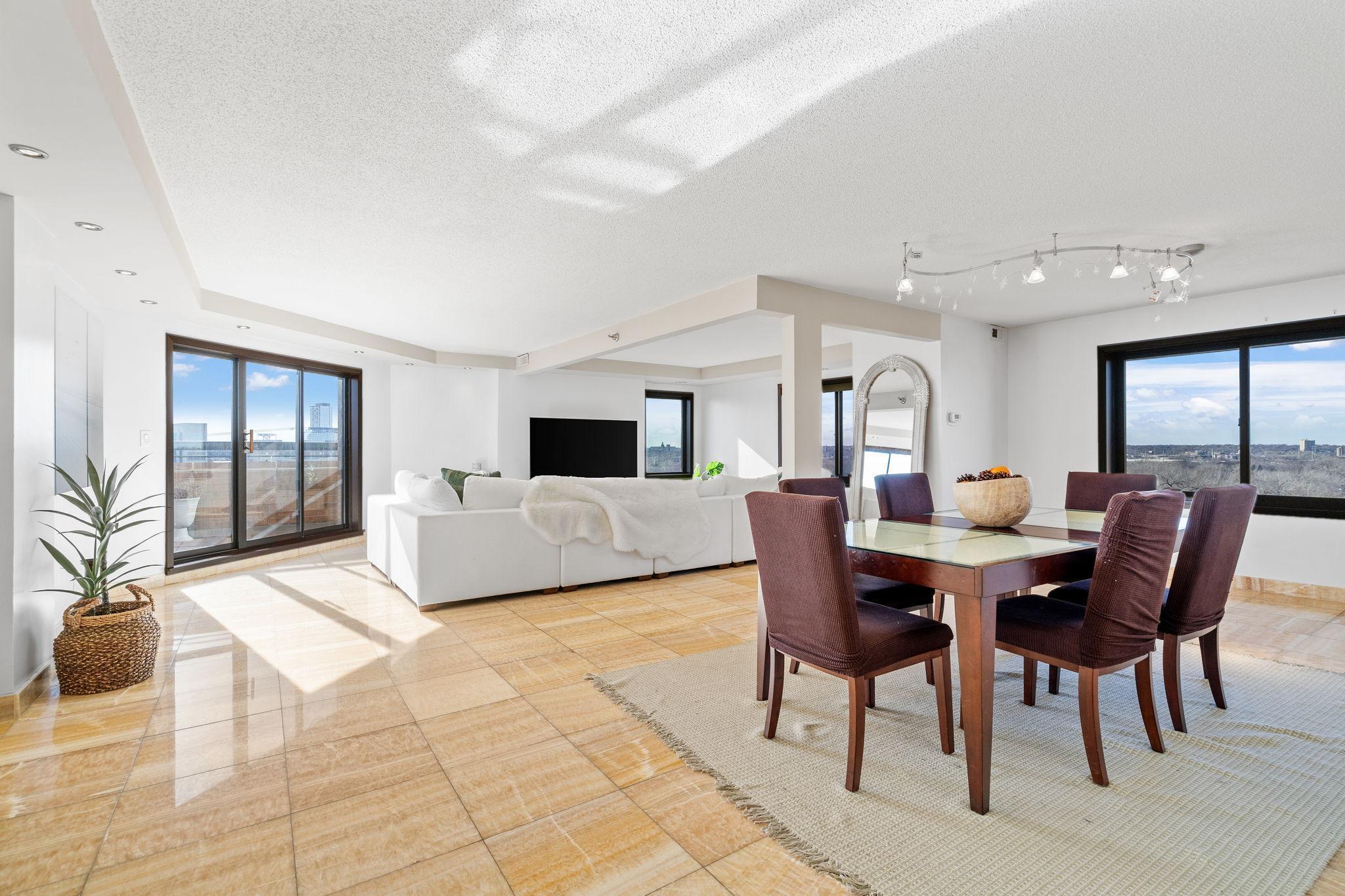 110 1st Avenue NE Unit: F906