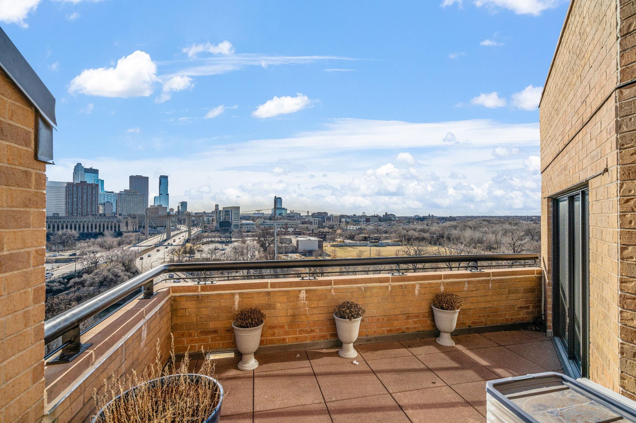 110 1st Avenue NE Unit: F906