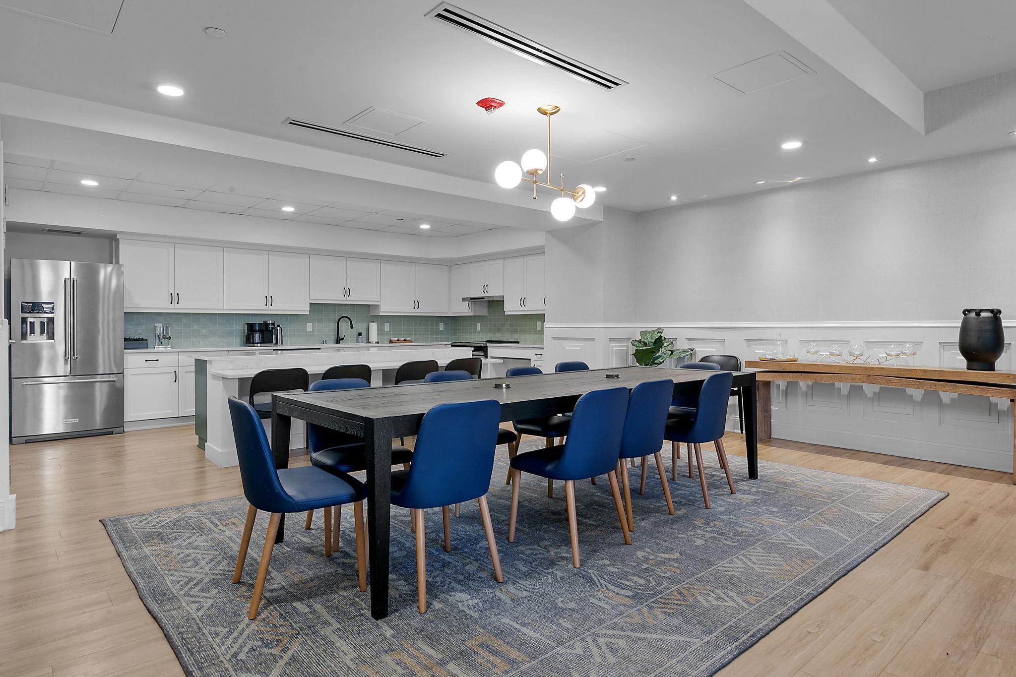 110 1st Avenue NE Unit: F906