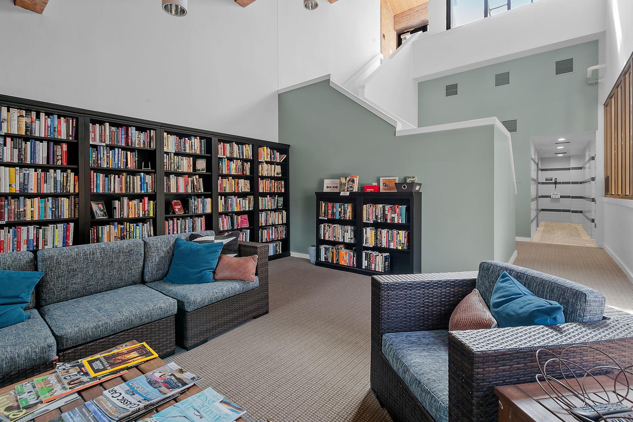 110 1st Avenue NE Unit: F906