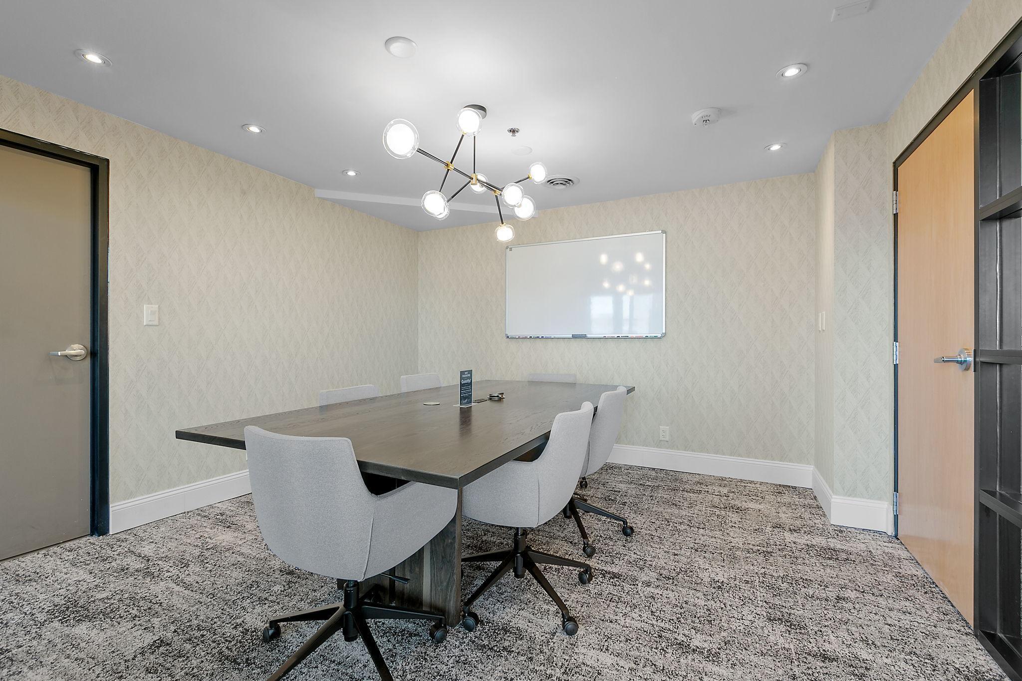 110 1st Avenue NE Unit: F906