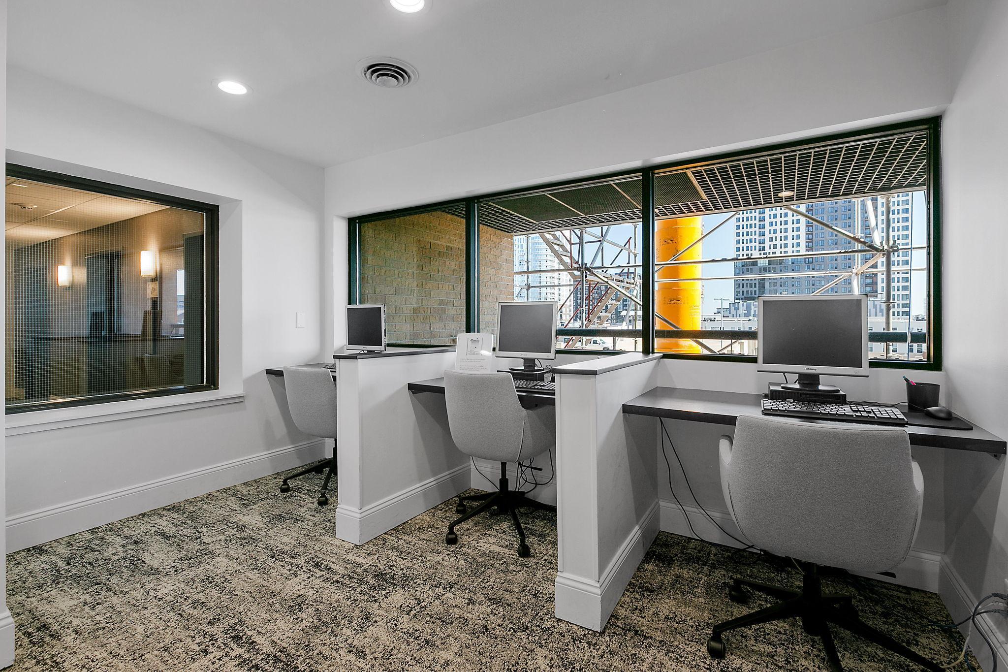 110 1st Avenue NE Unit: F906