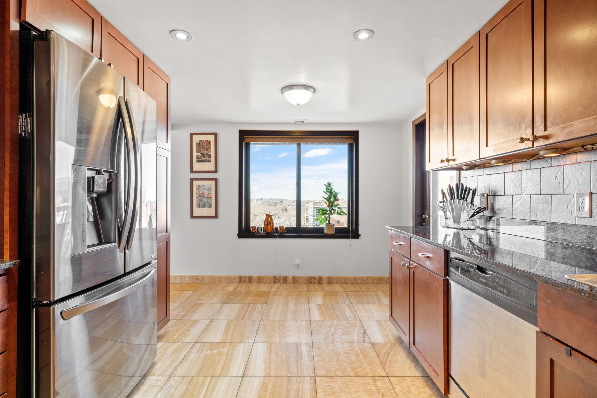 110 1st Avenue NE Unit: F906