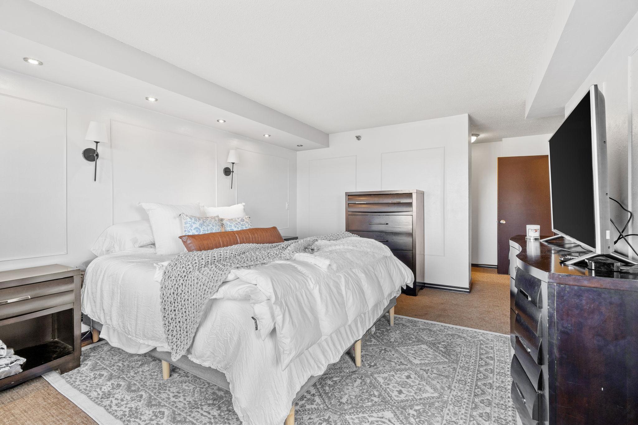 110 1st Avenue NE Unit: F906