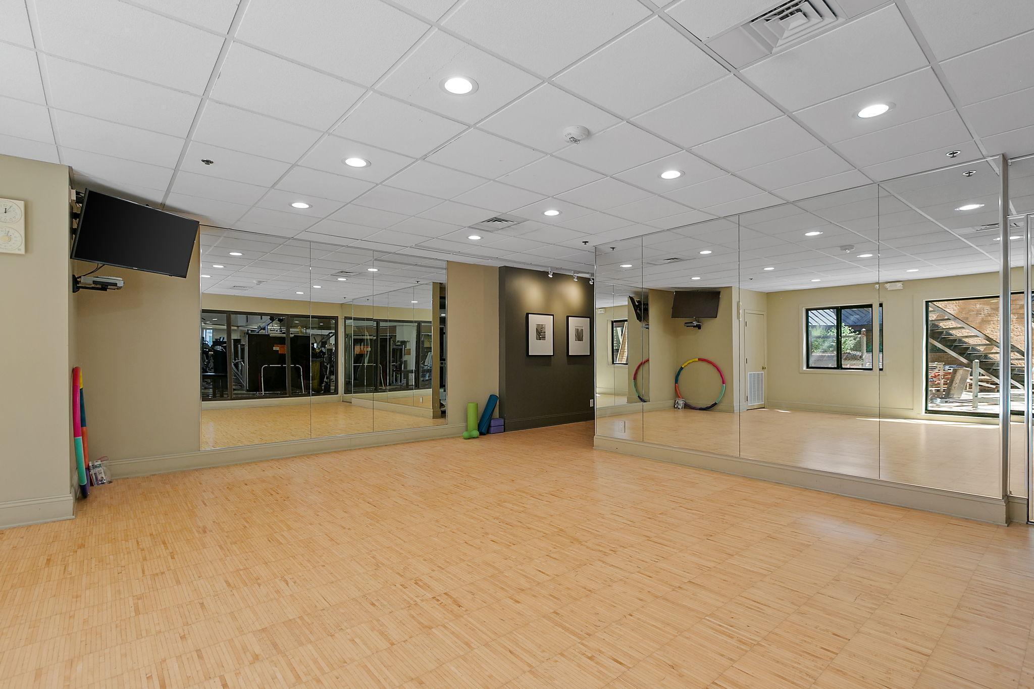 110 1st Avenue NE Unit: F906