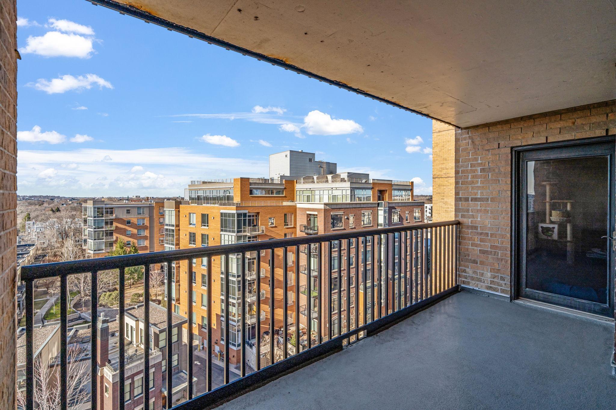 110 1st Avenue NE Unit: F906