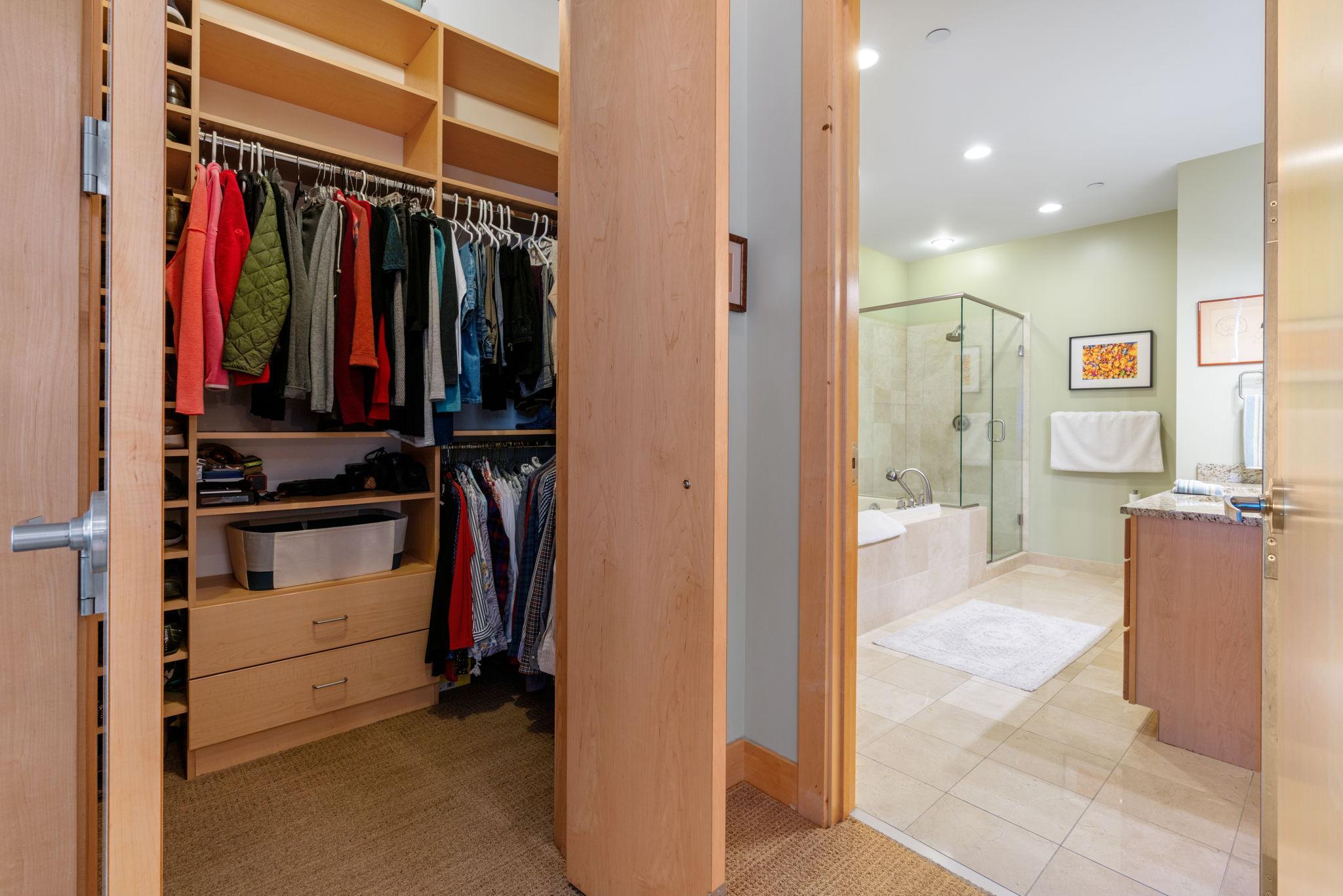 150 2nd Street NE Unit: B613