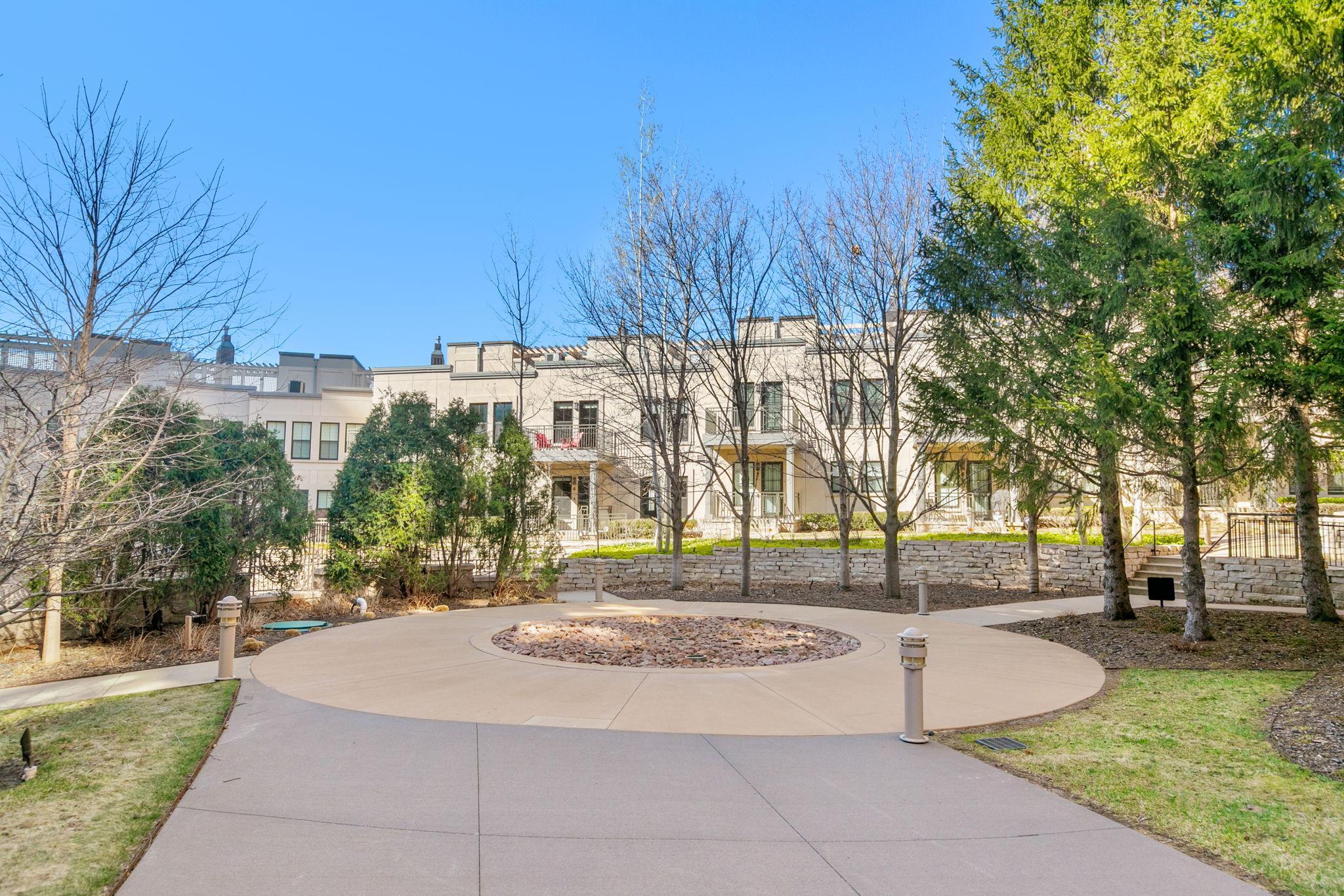 150 2nd Street NE Unit: B613