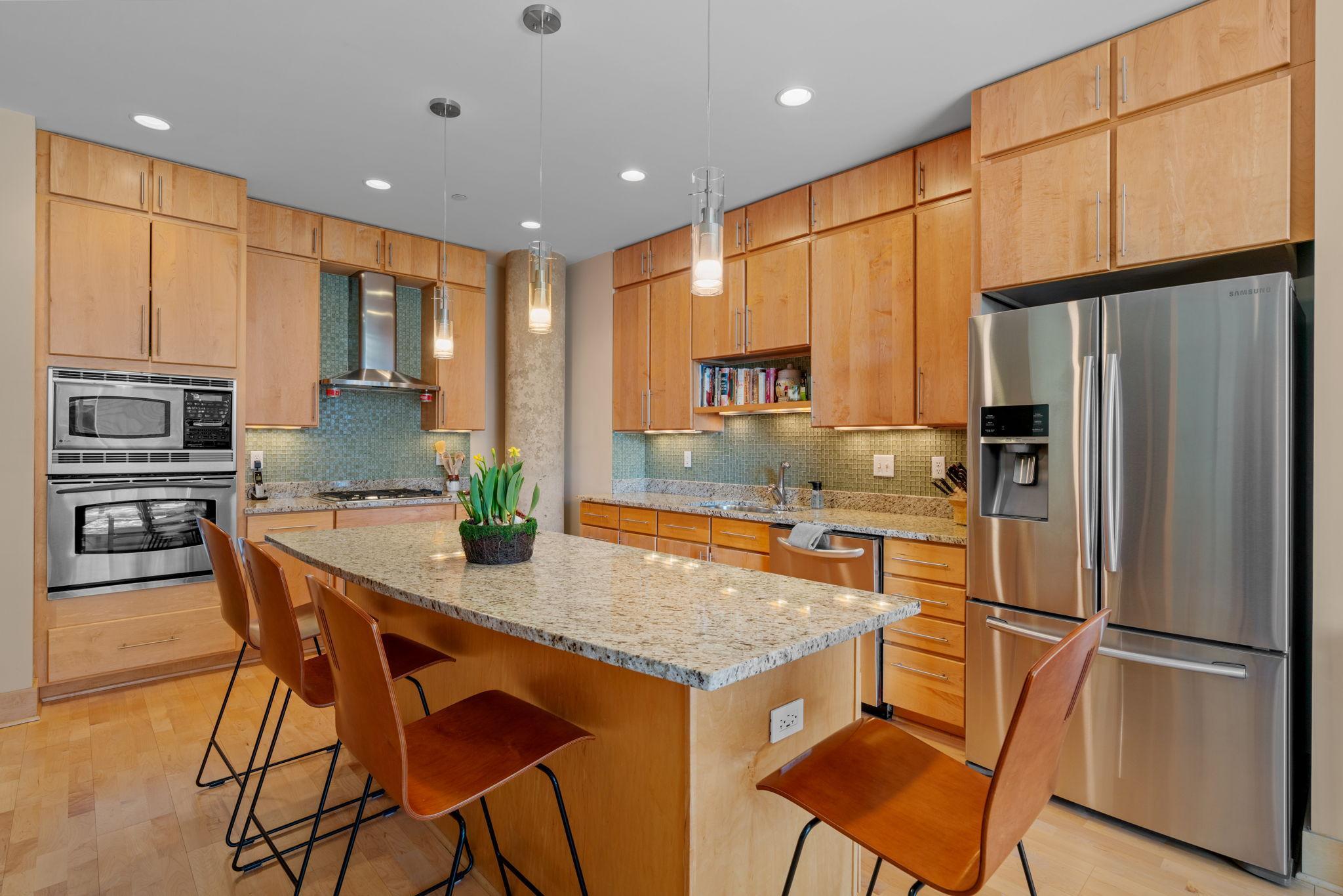 150 2nd Street NE Unit: B613