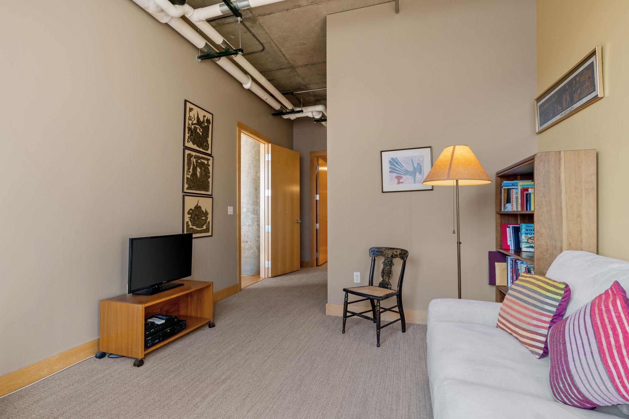 150 2nd Street NE Unit: B613