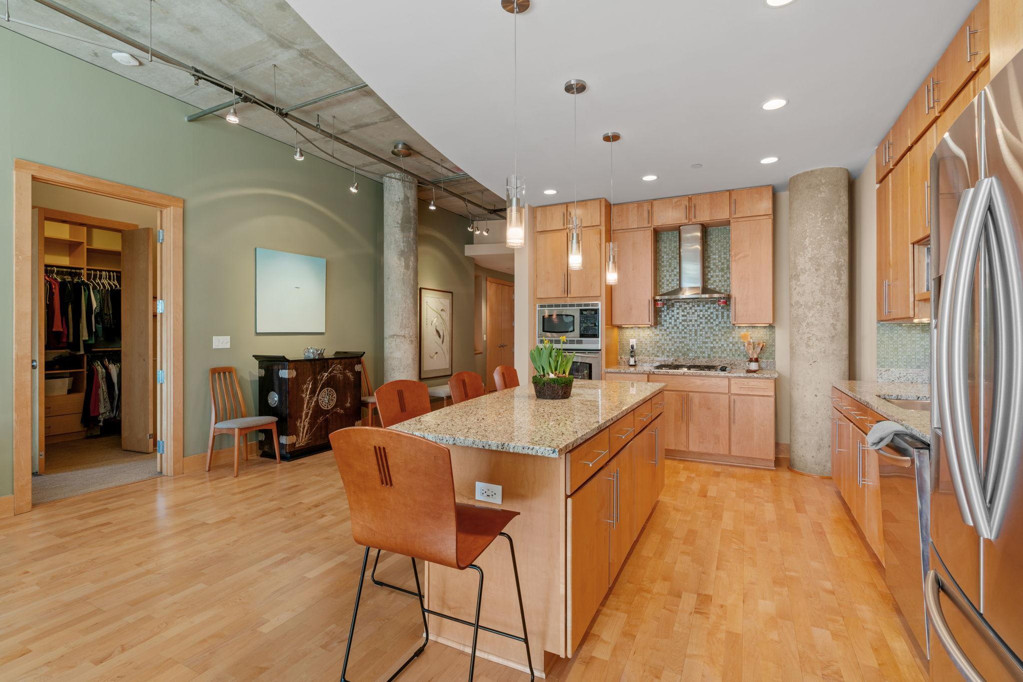 150 2nd Street NE Unit: B613