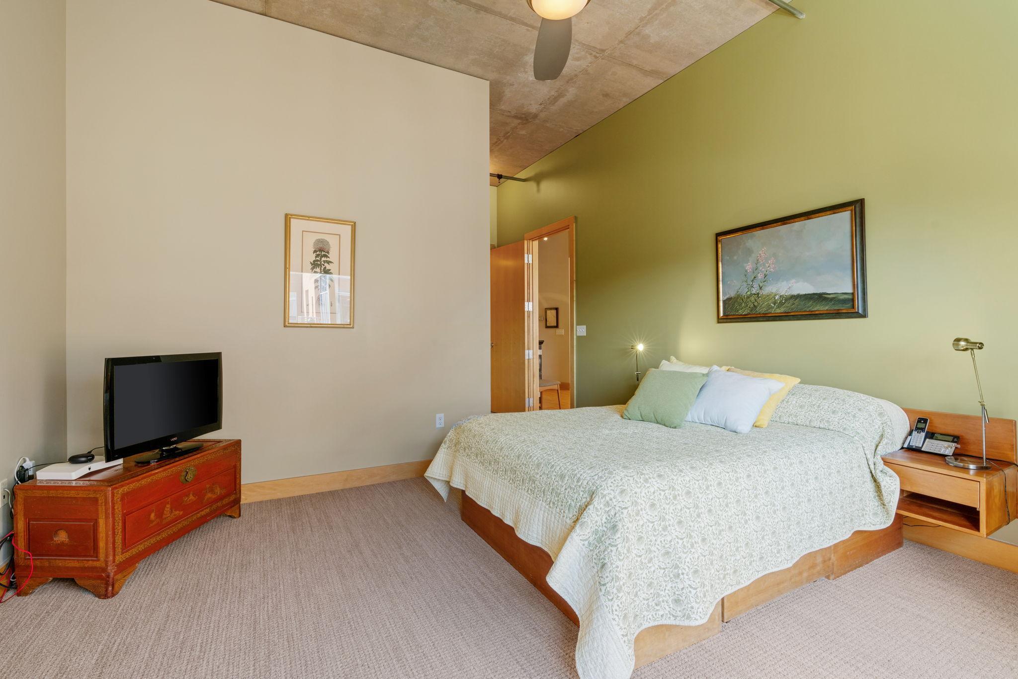 150 2nd Street NE Unit: B613