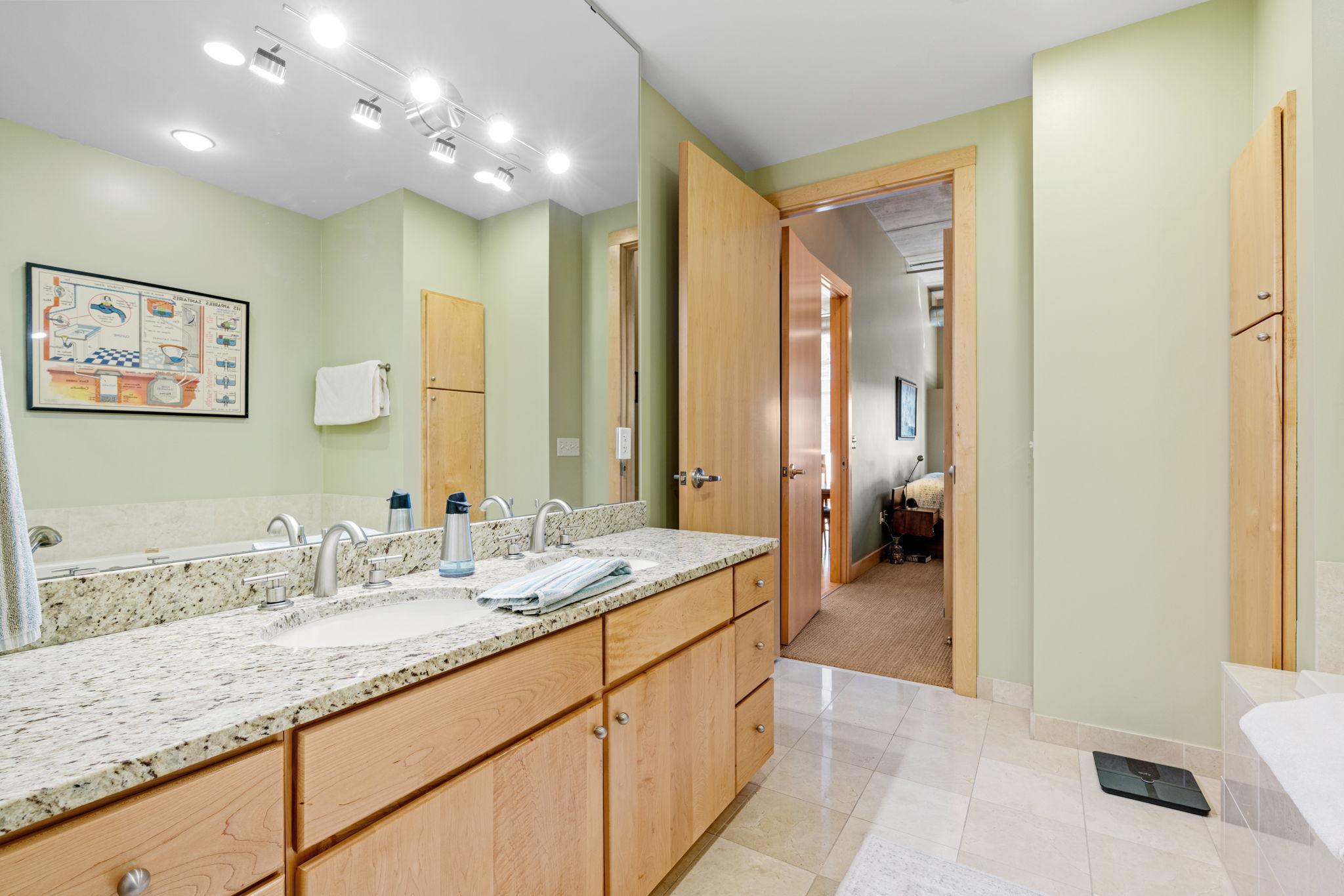 150 2nd Street NE Unit: B613