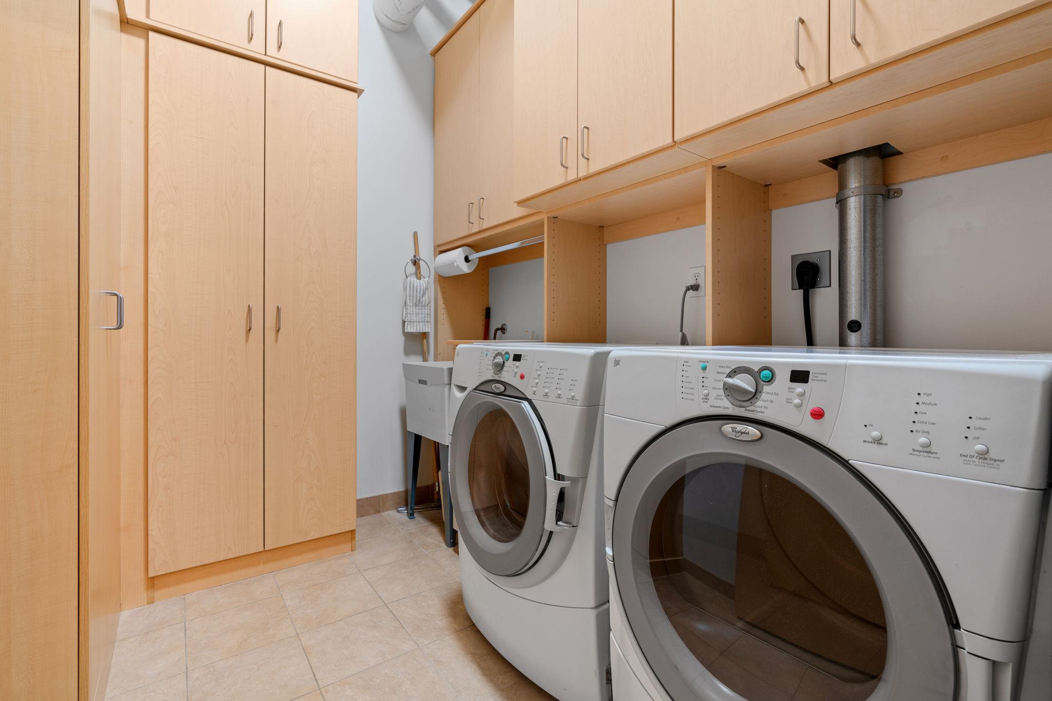 150 2nd Street NE Unit: B613