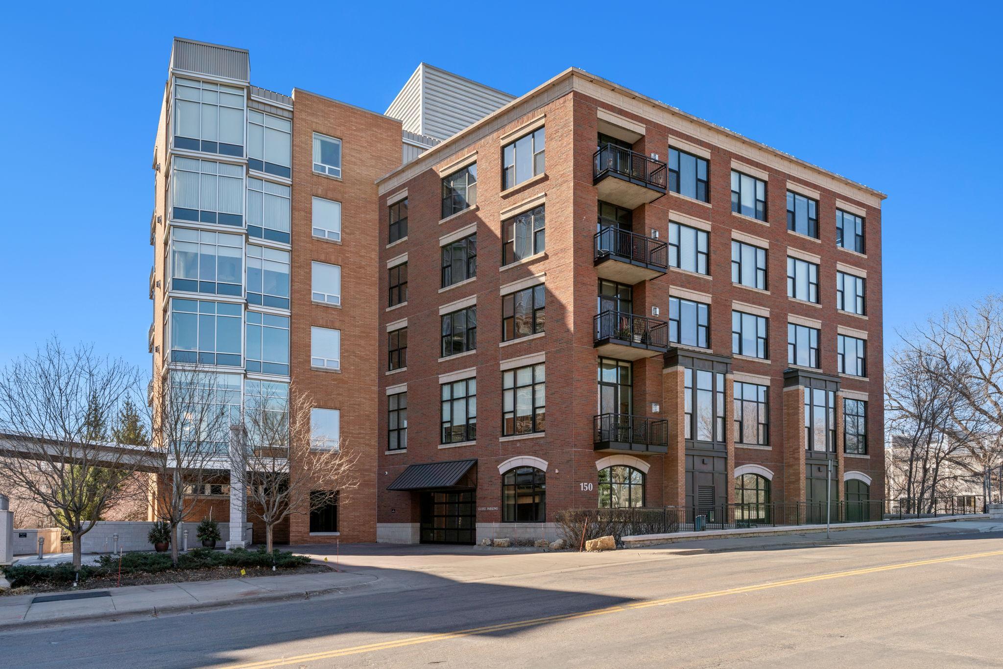 150 2nd Street NE Unit: B613