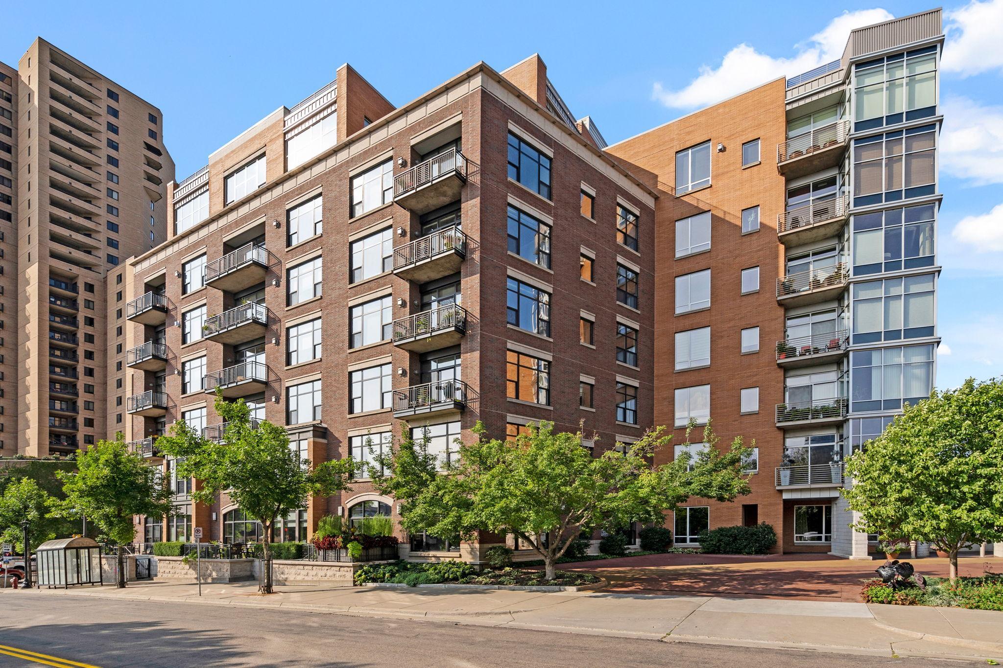 150 2nd Street NE Unit: B613
