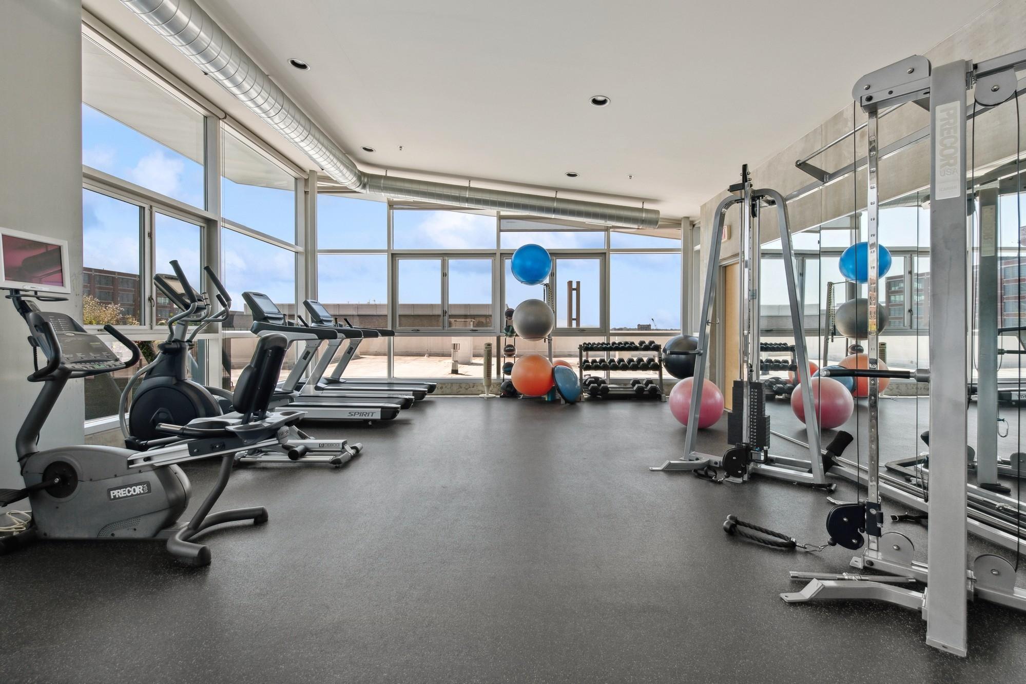 345 6th Avenue N Unit: 701