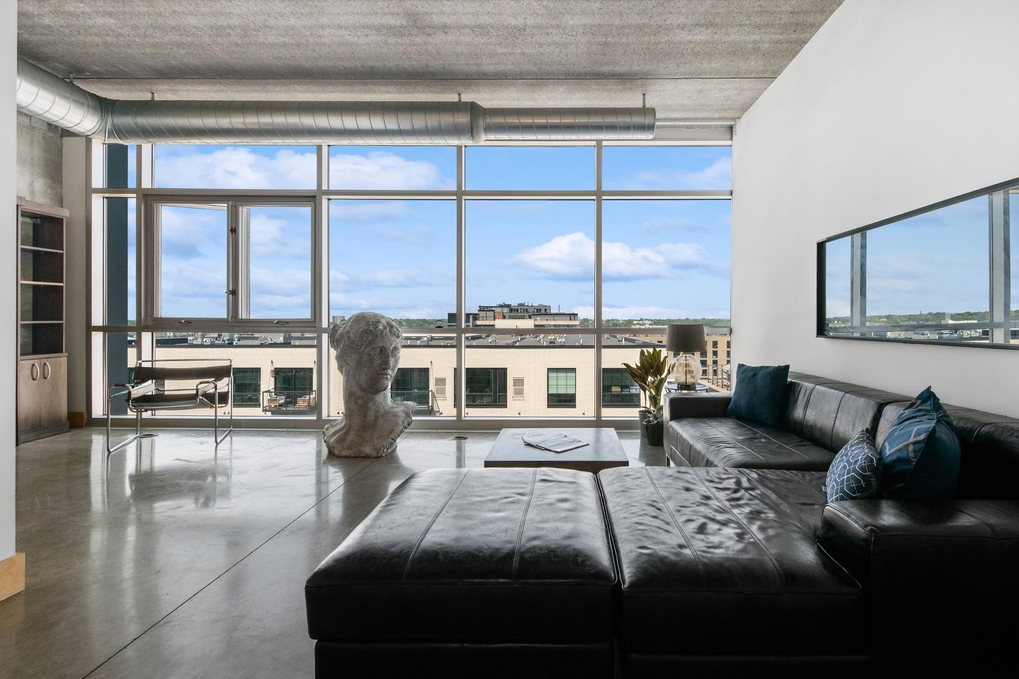 345 6th Avenue N Unit: 701