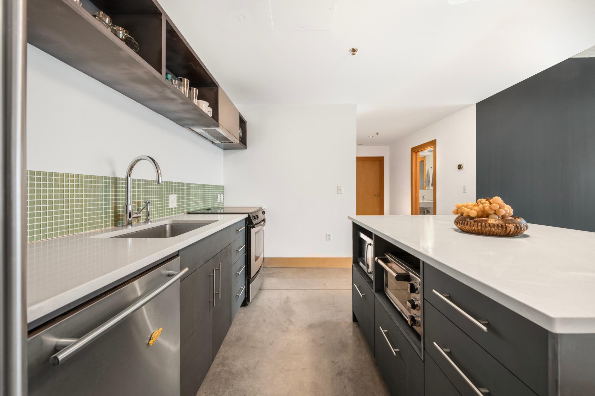 345 6th Avenue N Unit: 701