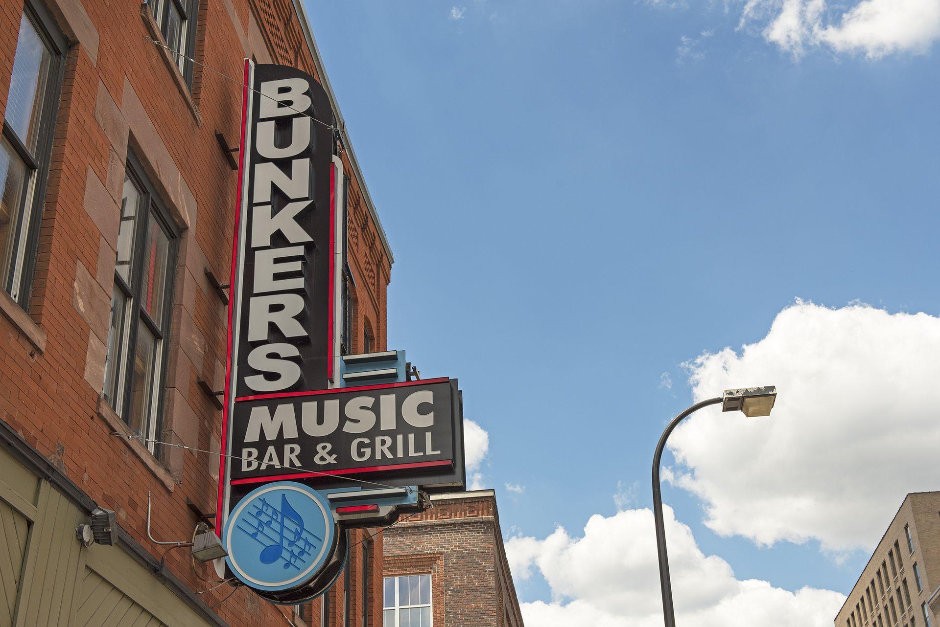 345 6th Avenue N Unit: 701