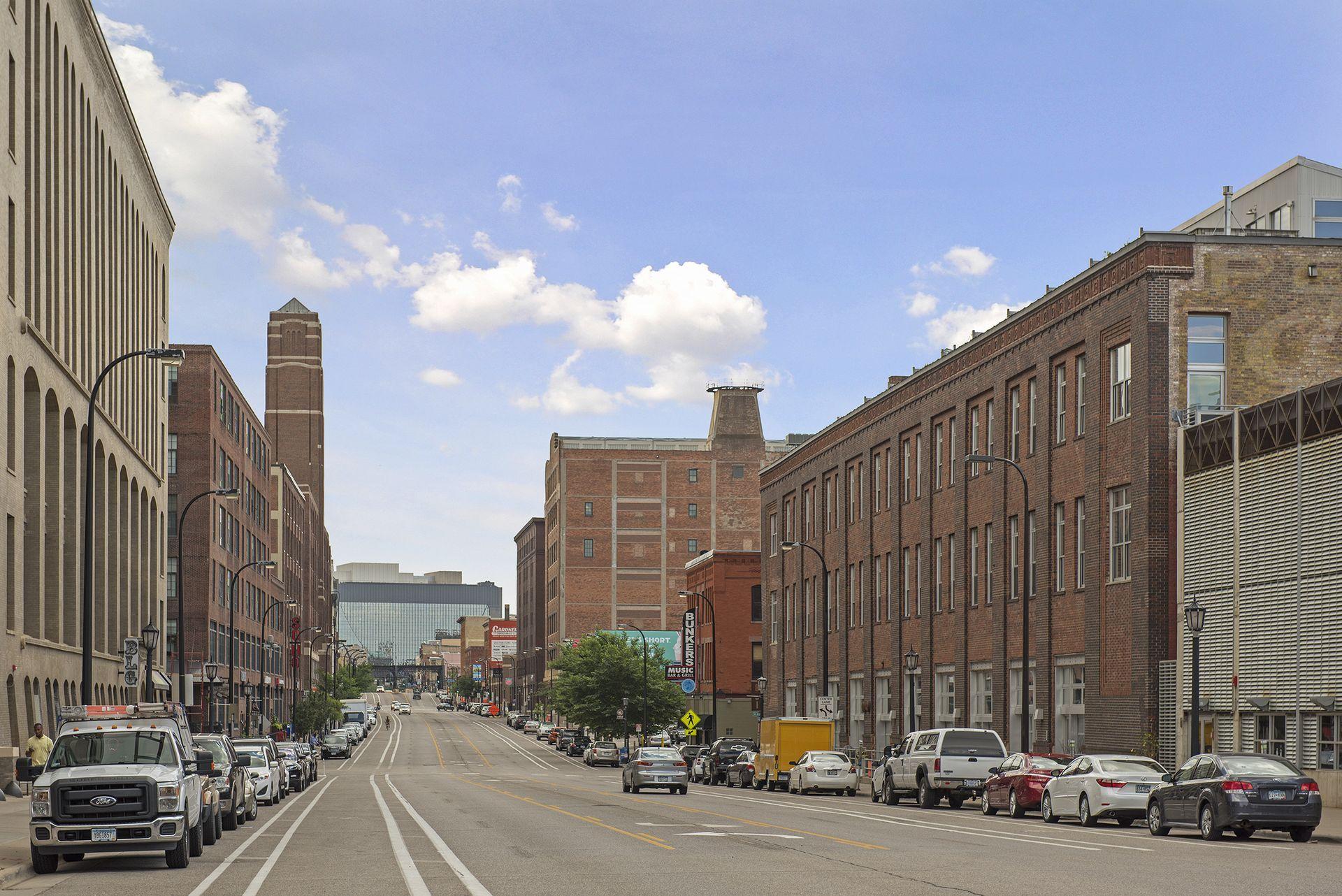 345 6th Avenue N Unit: 701