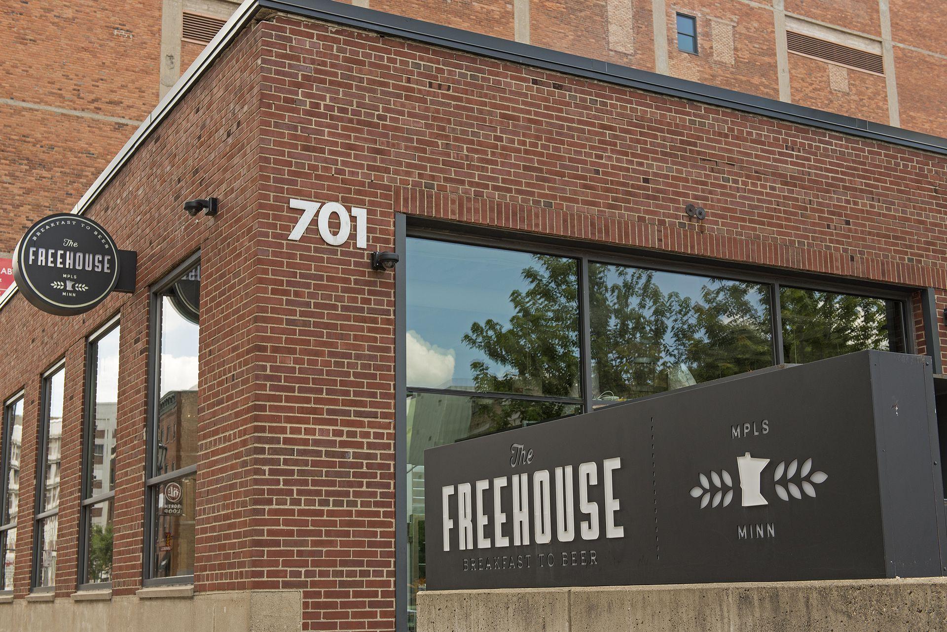 345 6th Avenue N Unit: 701