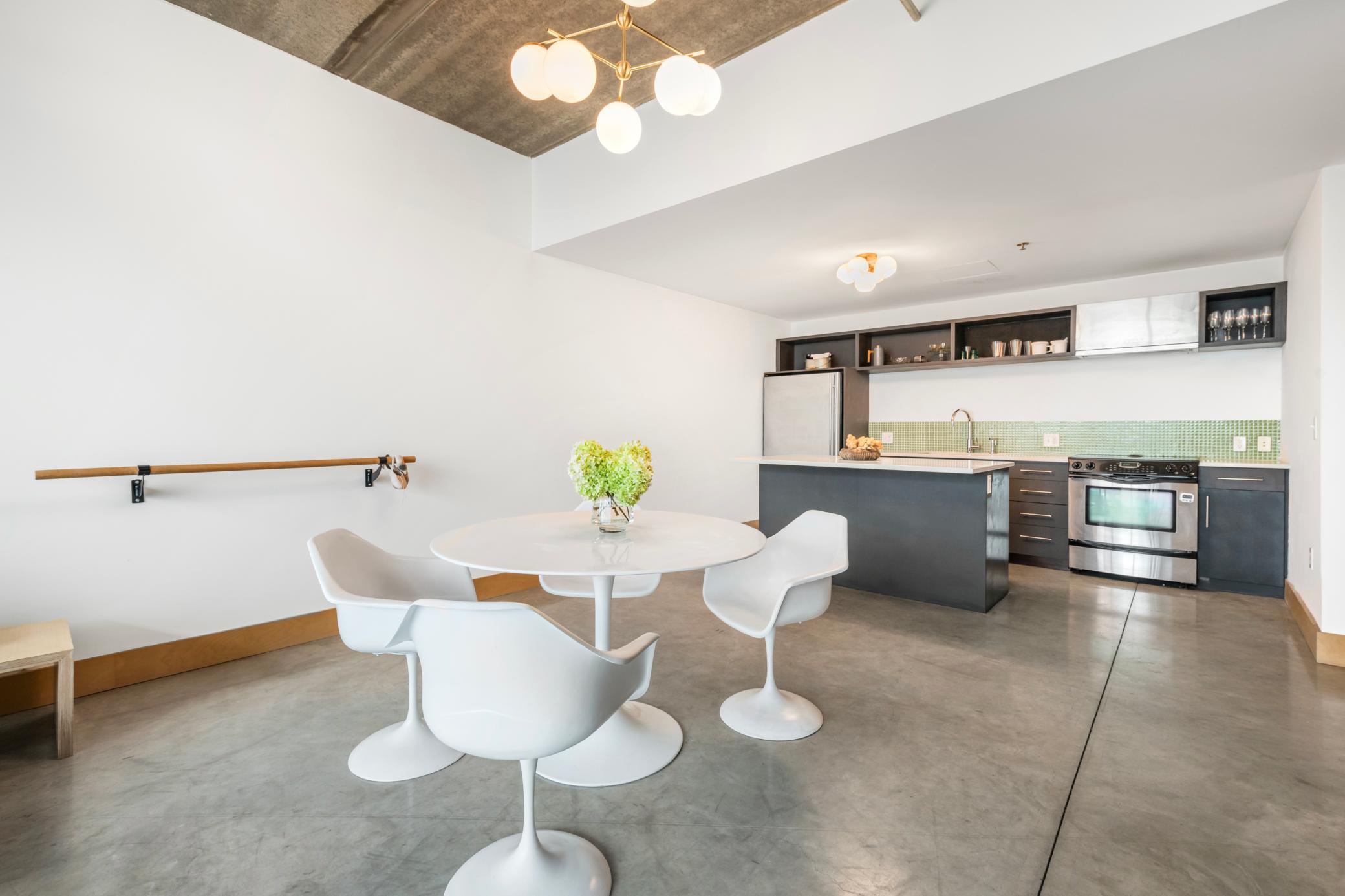 345 6th Avenue N Unit: 701