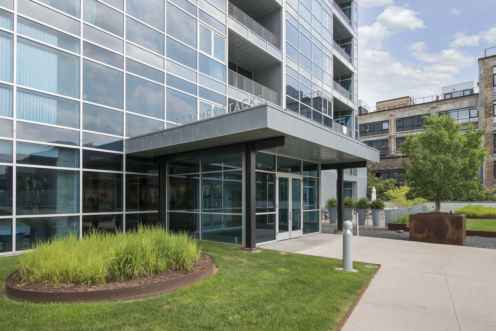 345 6th Avenue N Unit: 701