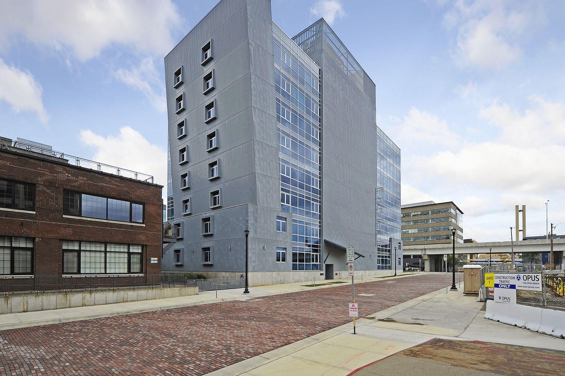 345 6th Avenue N Unit: 701