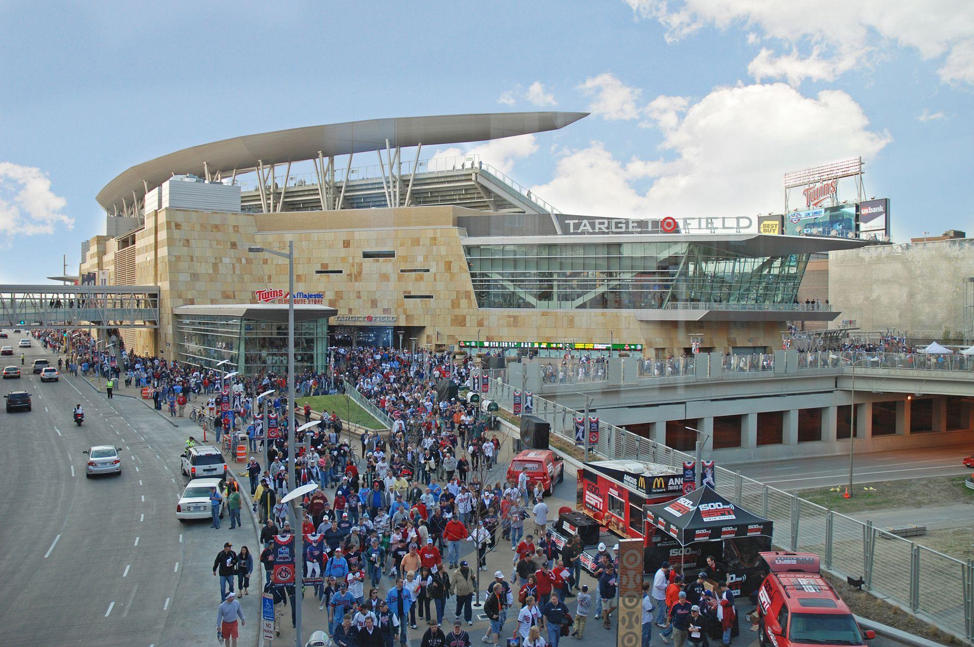 345 6th Avenue N Unit: 701