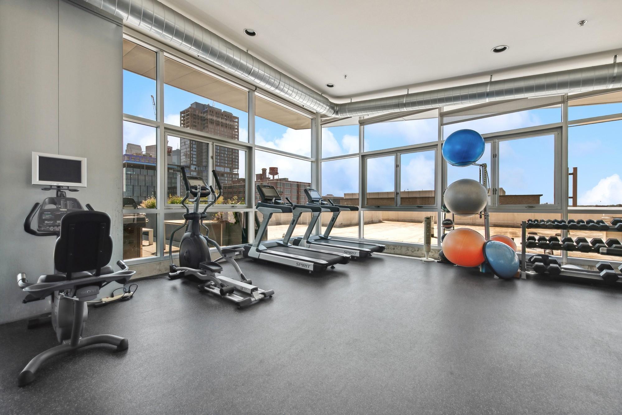 345 6th Avenue N Unit: 701