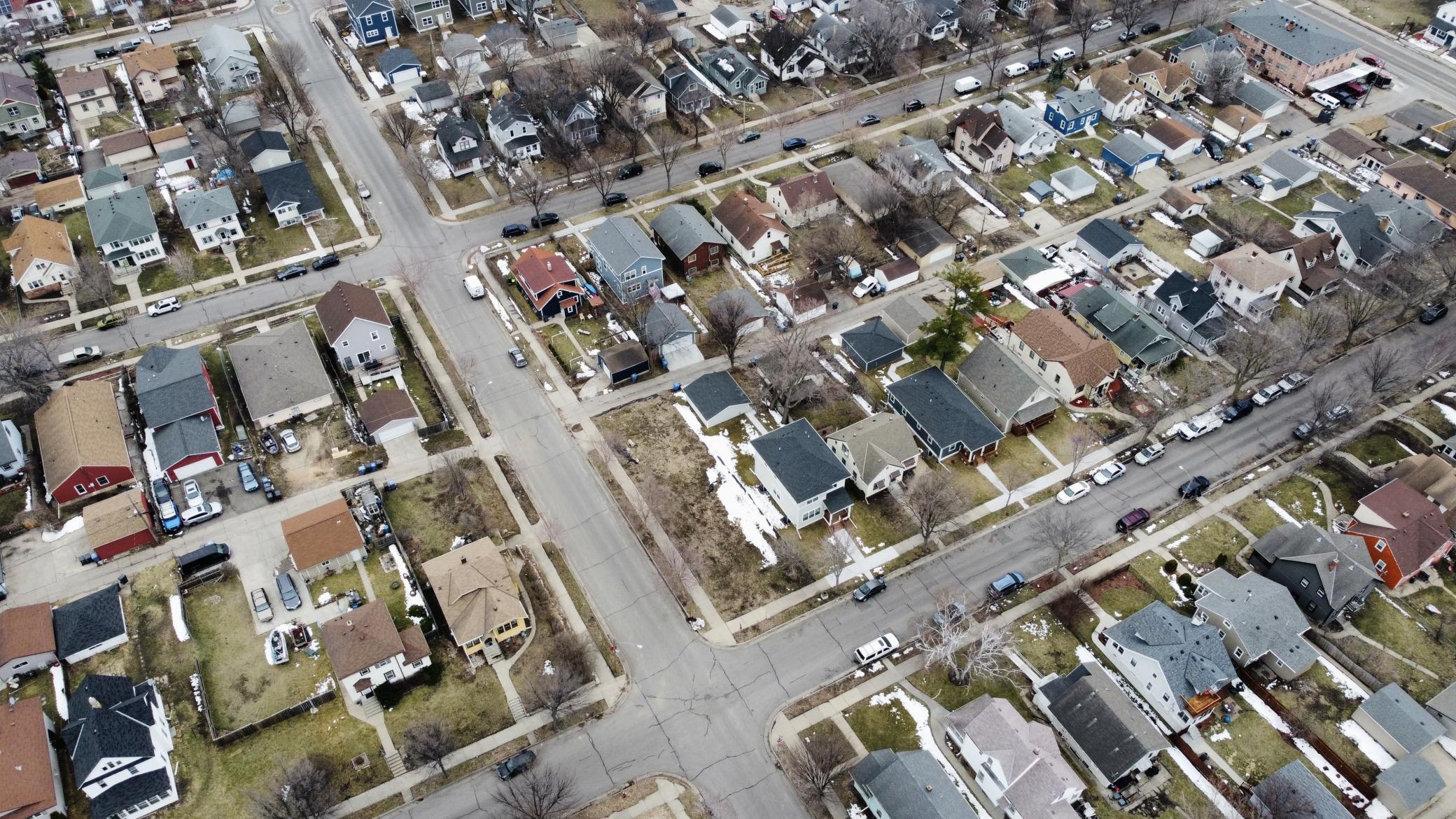 2030 Sheridan Avenue N