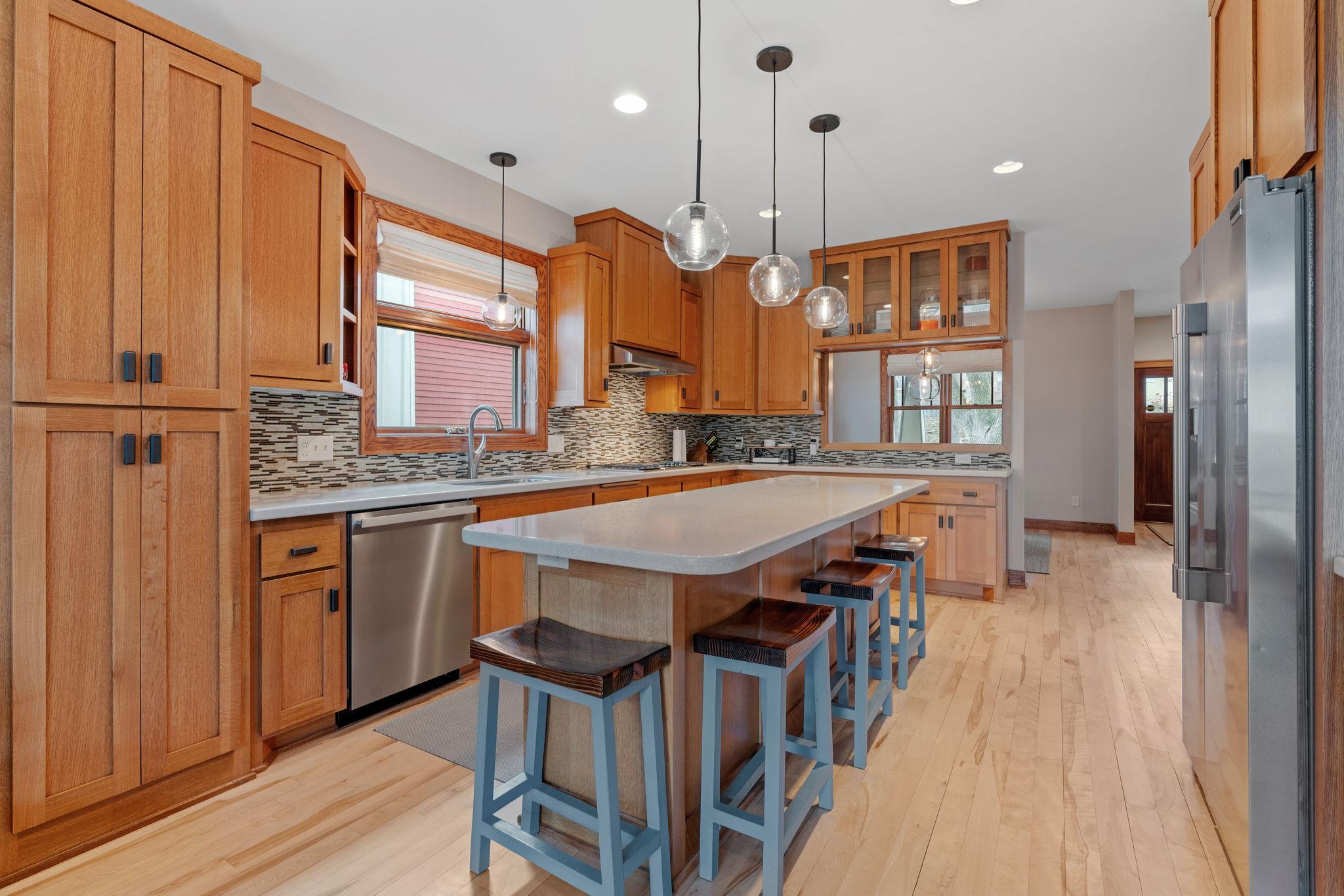 4717 Chowen Avenue S