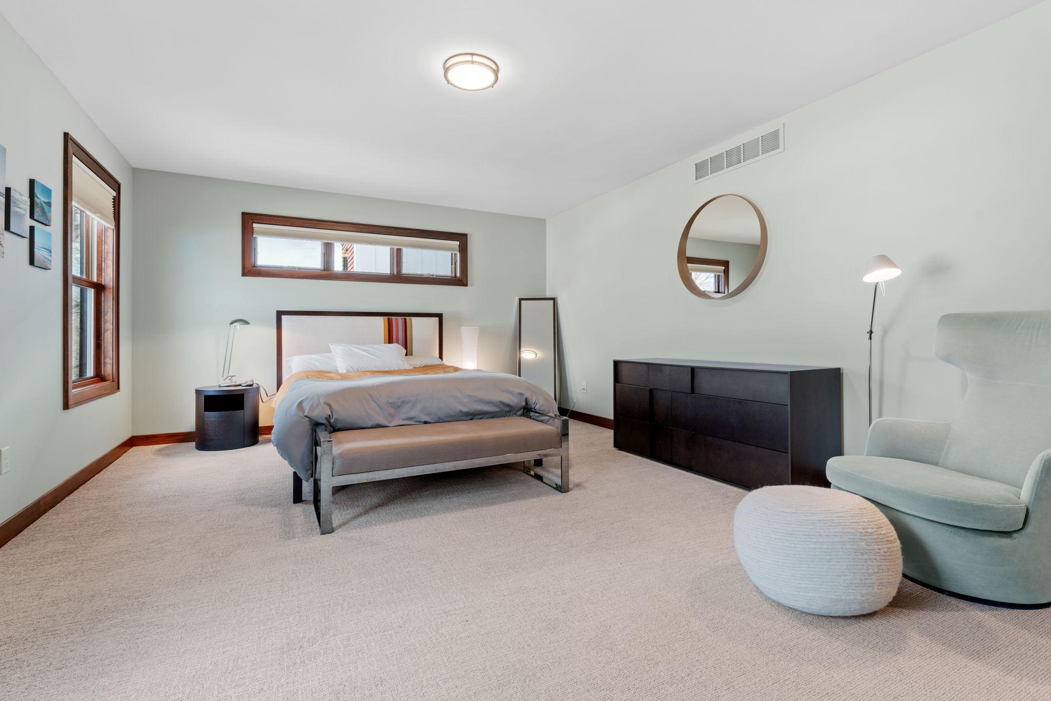 4717 Chowen Avenue S