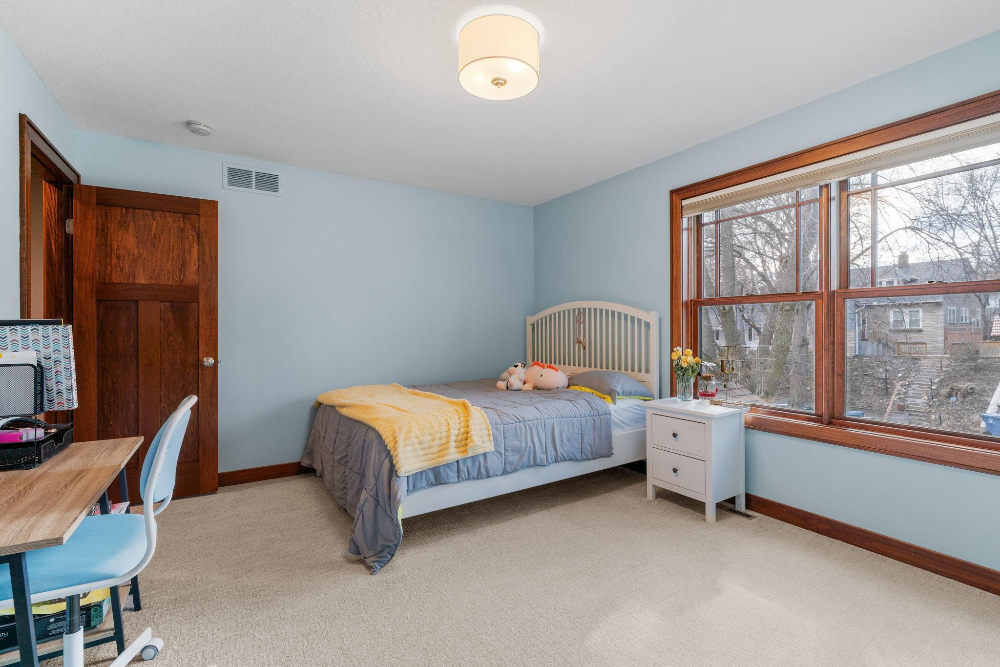 4717 Chowen Avenue S