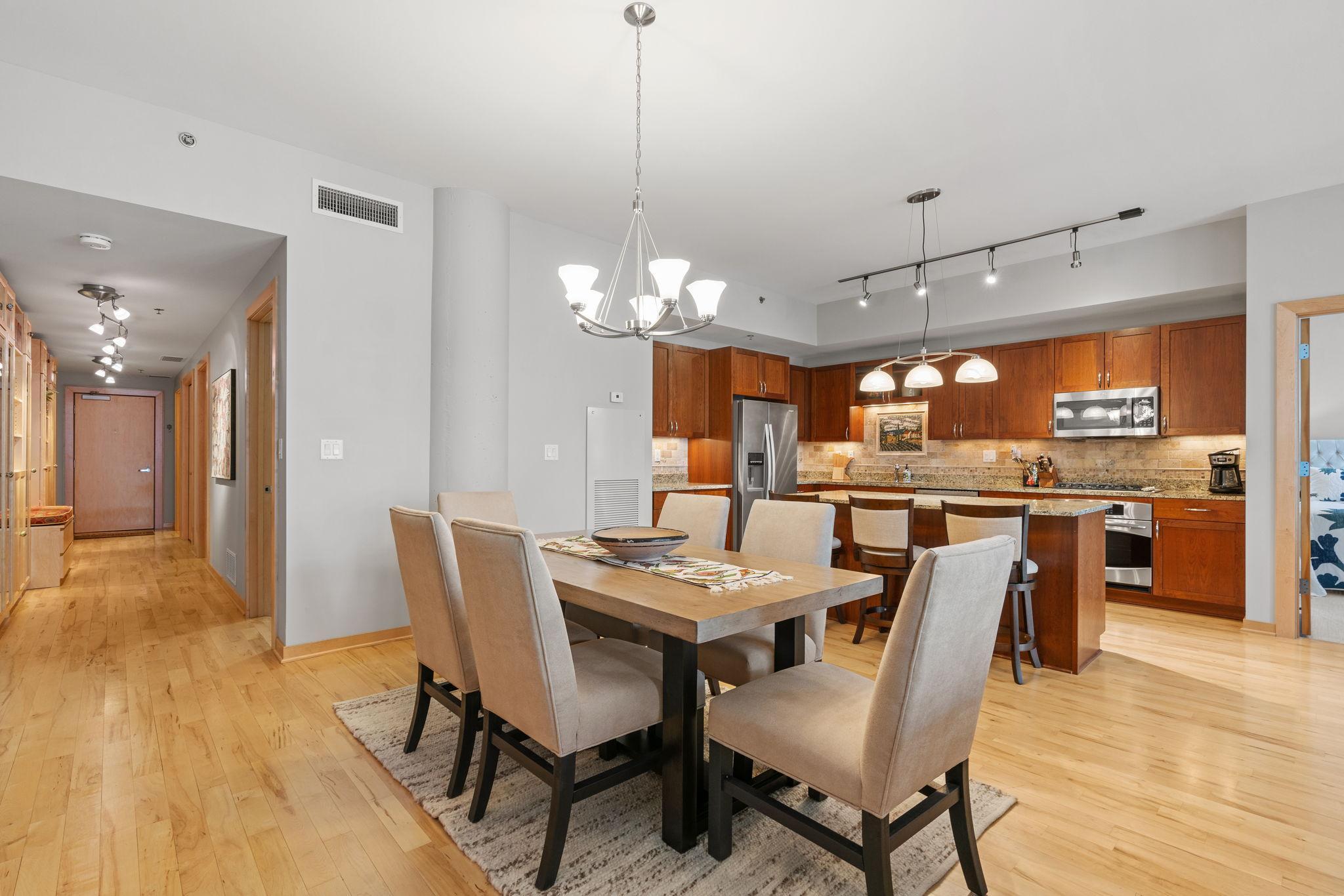 215 10th Avenue S Unit: 616