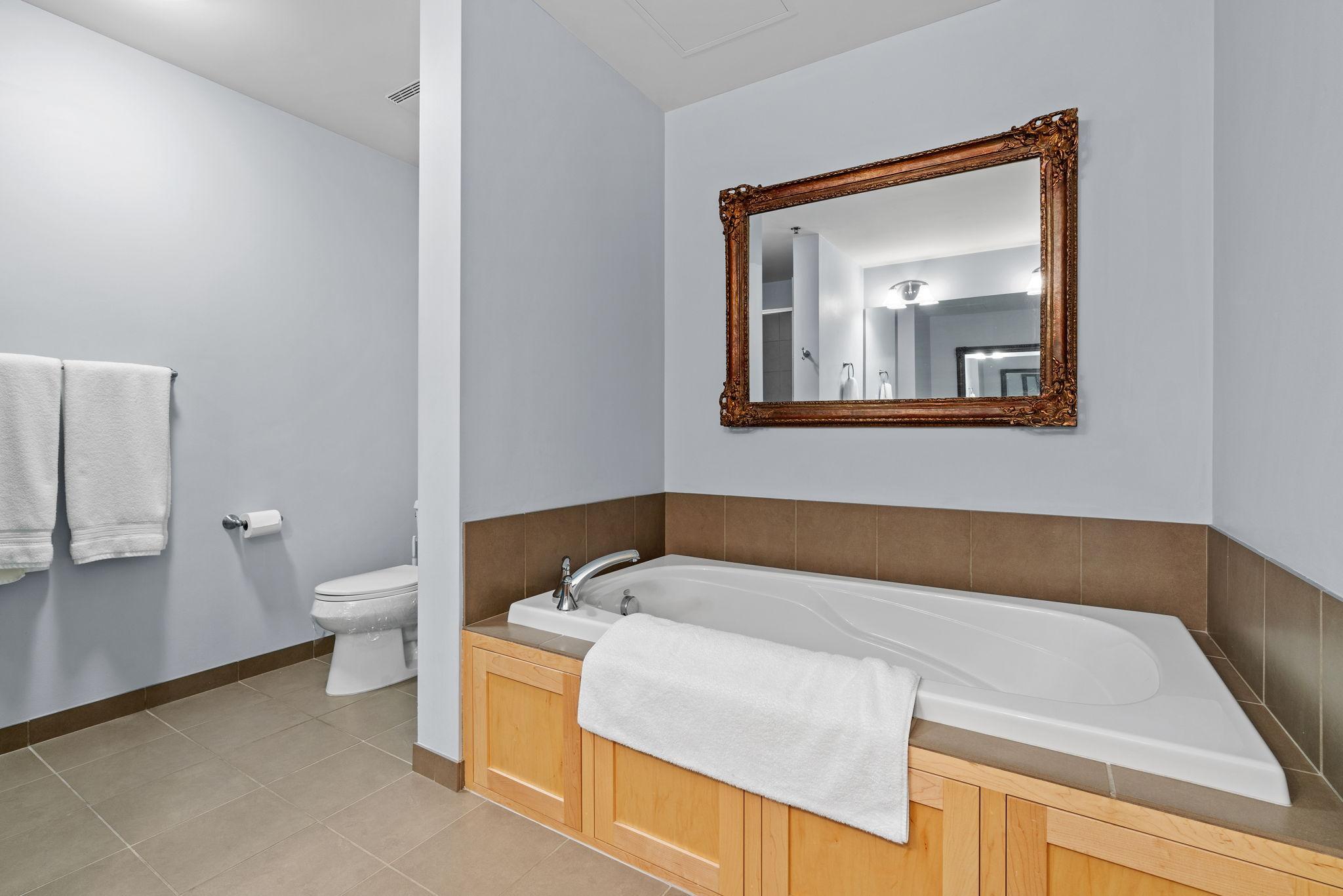 215 10th Avenue S Unit: 616