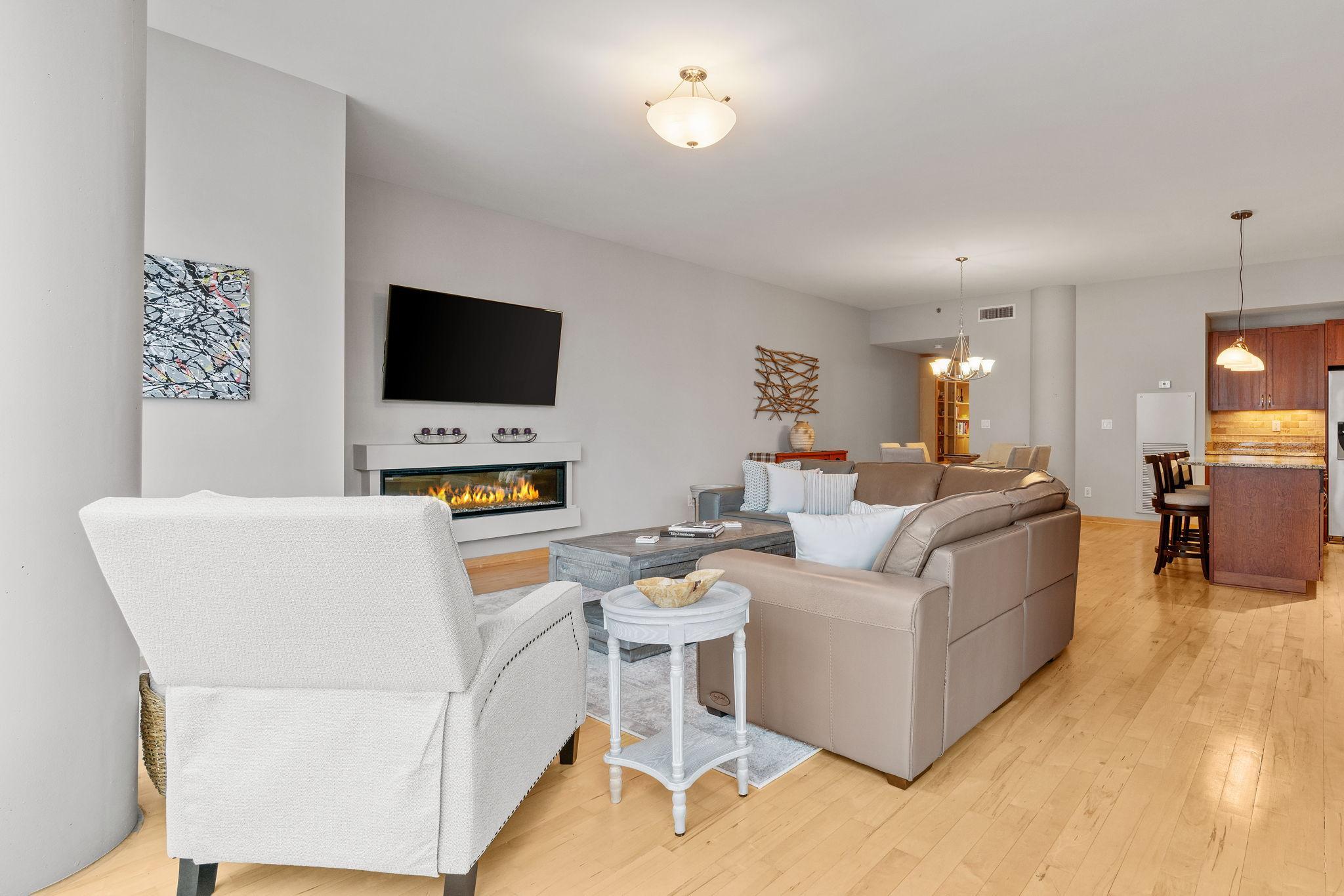 215 10th Avenue S Unit: 616