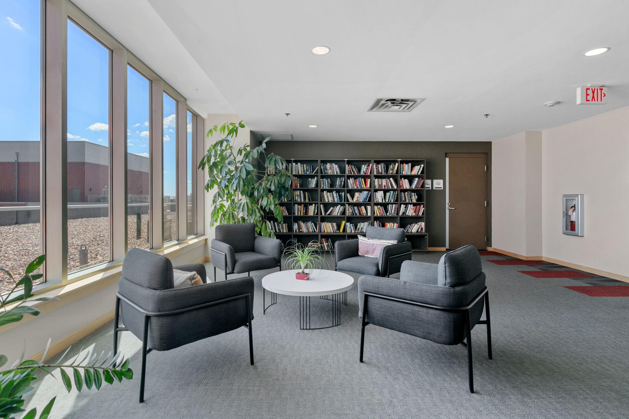 215 10th Avenue S Unit: 616