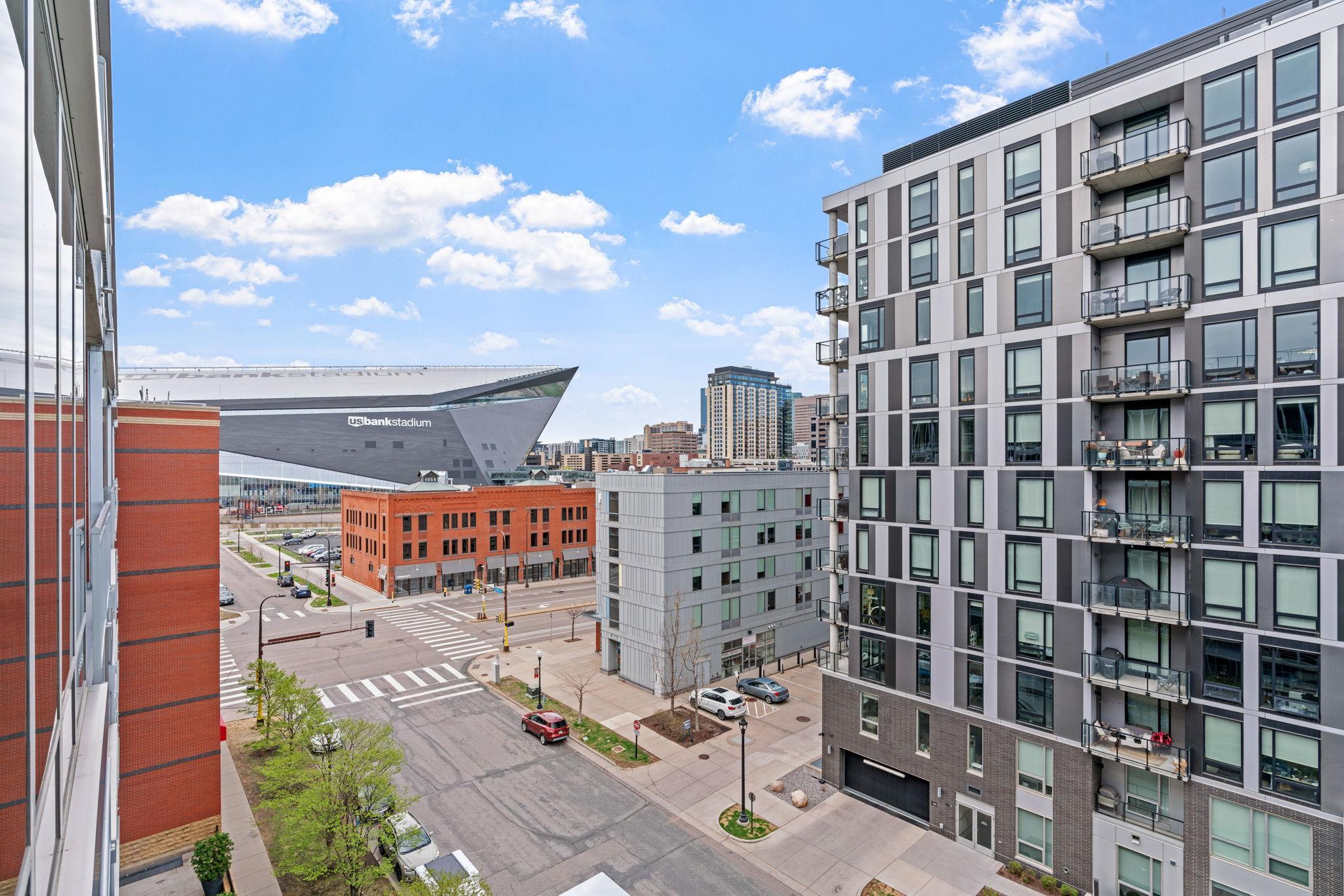 215 10th Avenue S Unit: 616