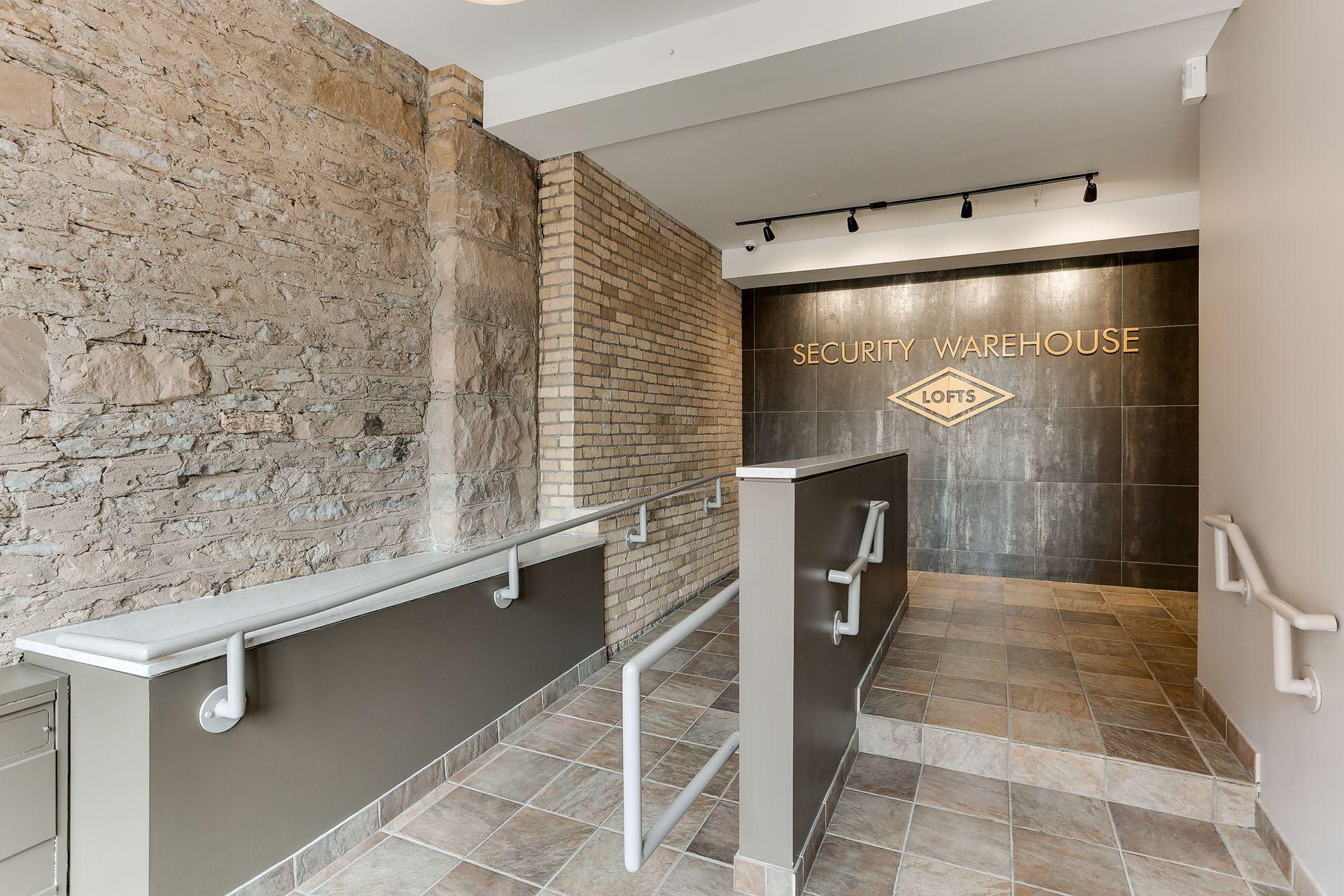 404 Washington Avenue N Unit: 403