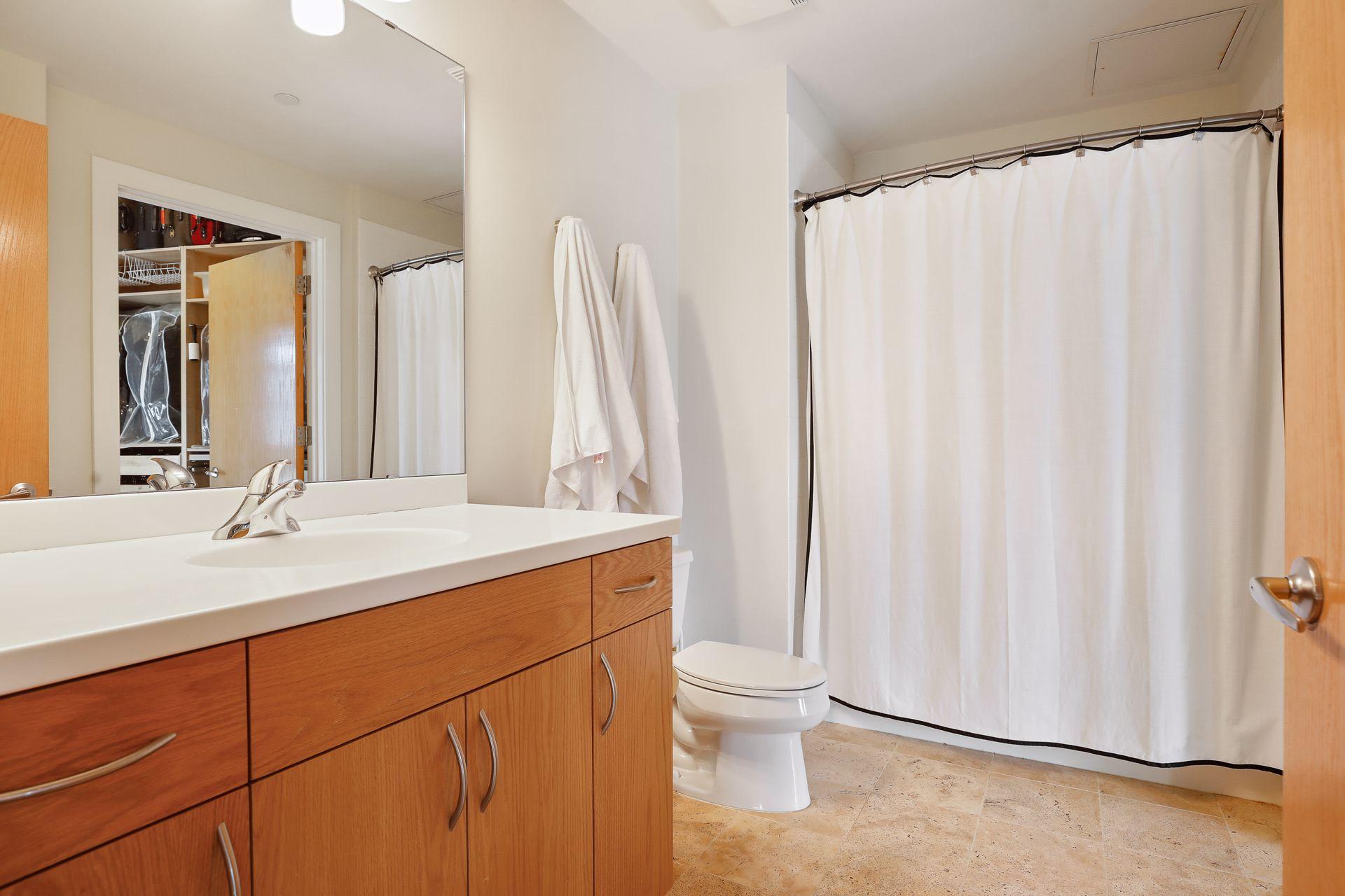 404 Washington Avenue N Unit: 403