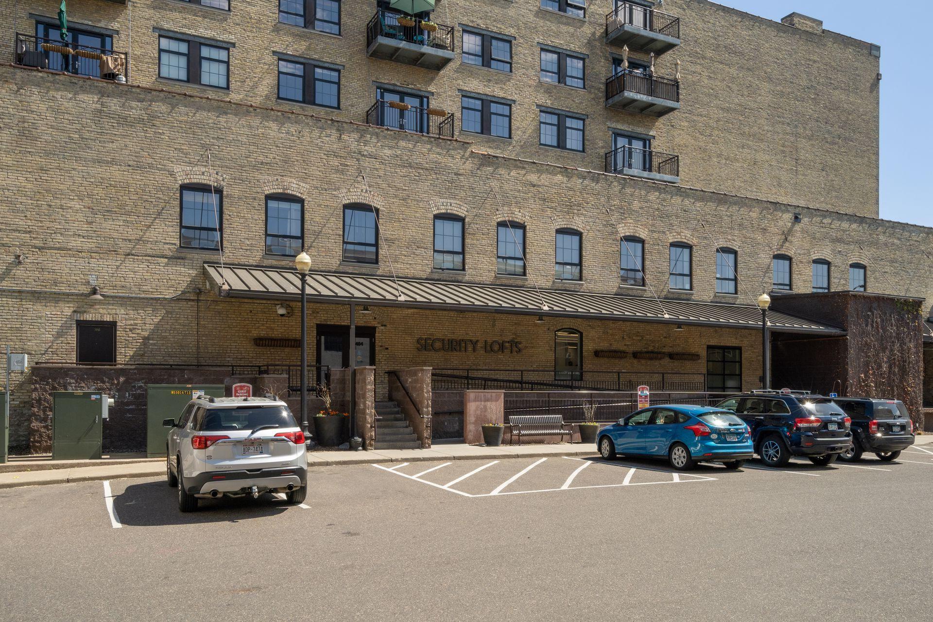 404 Washington Avenue N Unit: 403