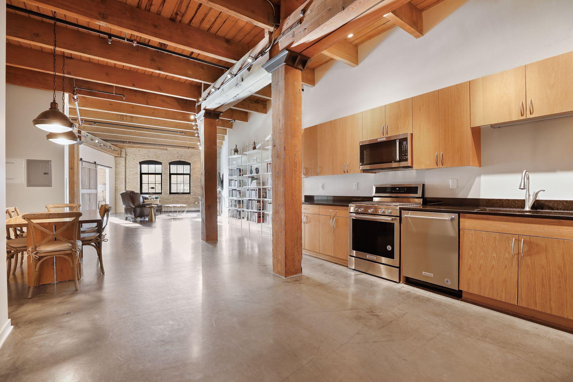 404 Washington Avenue N Unit: 403