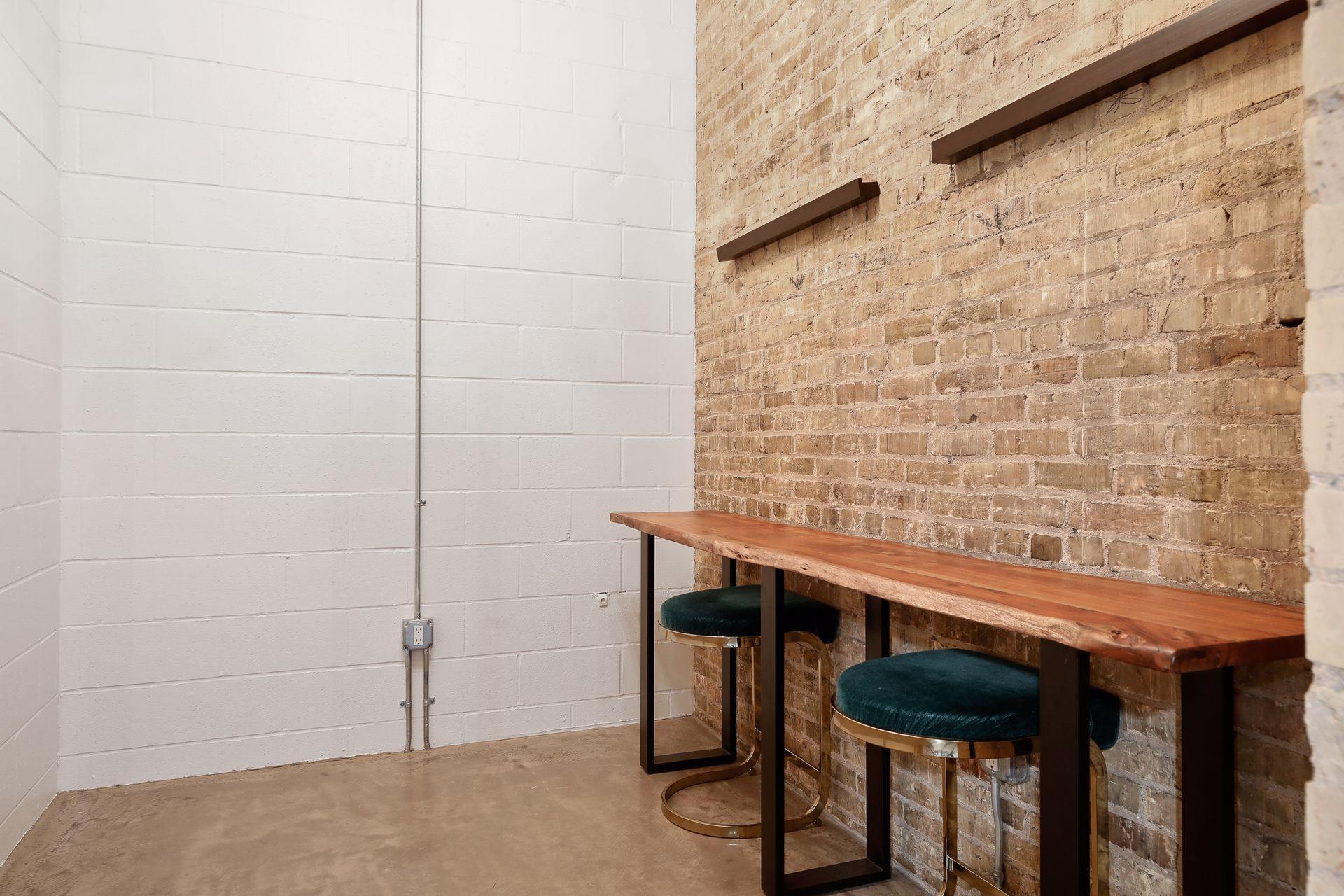 404 Washington Avenue N Unit: 403