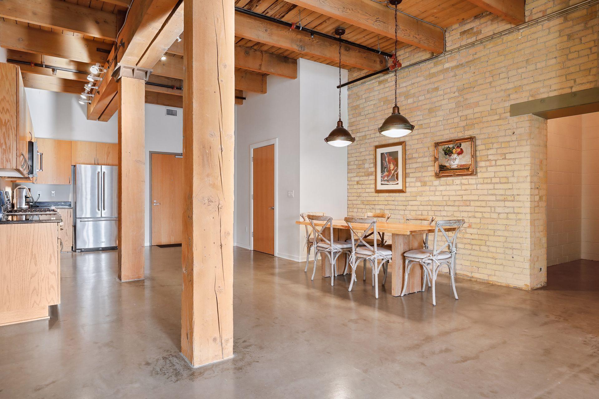 404 Washington Avenue N Unit: 403