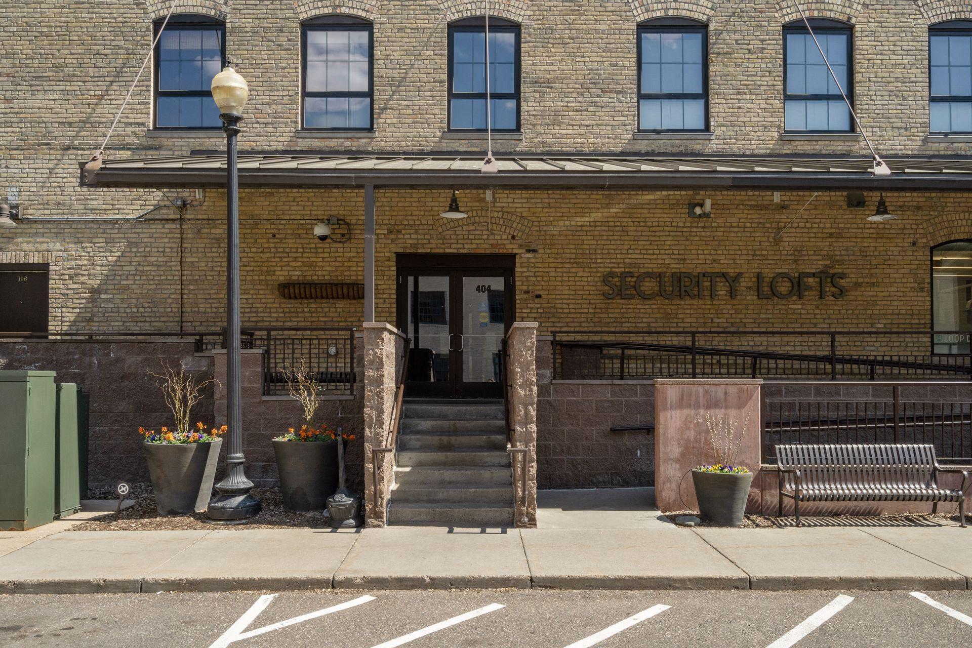 404 Washington Avenue N Unit: 403